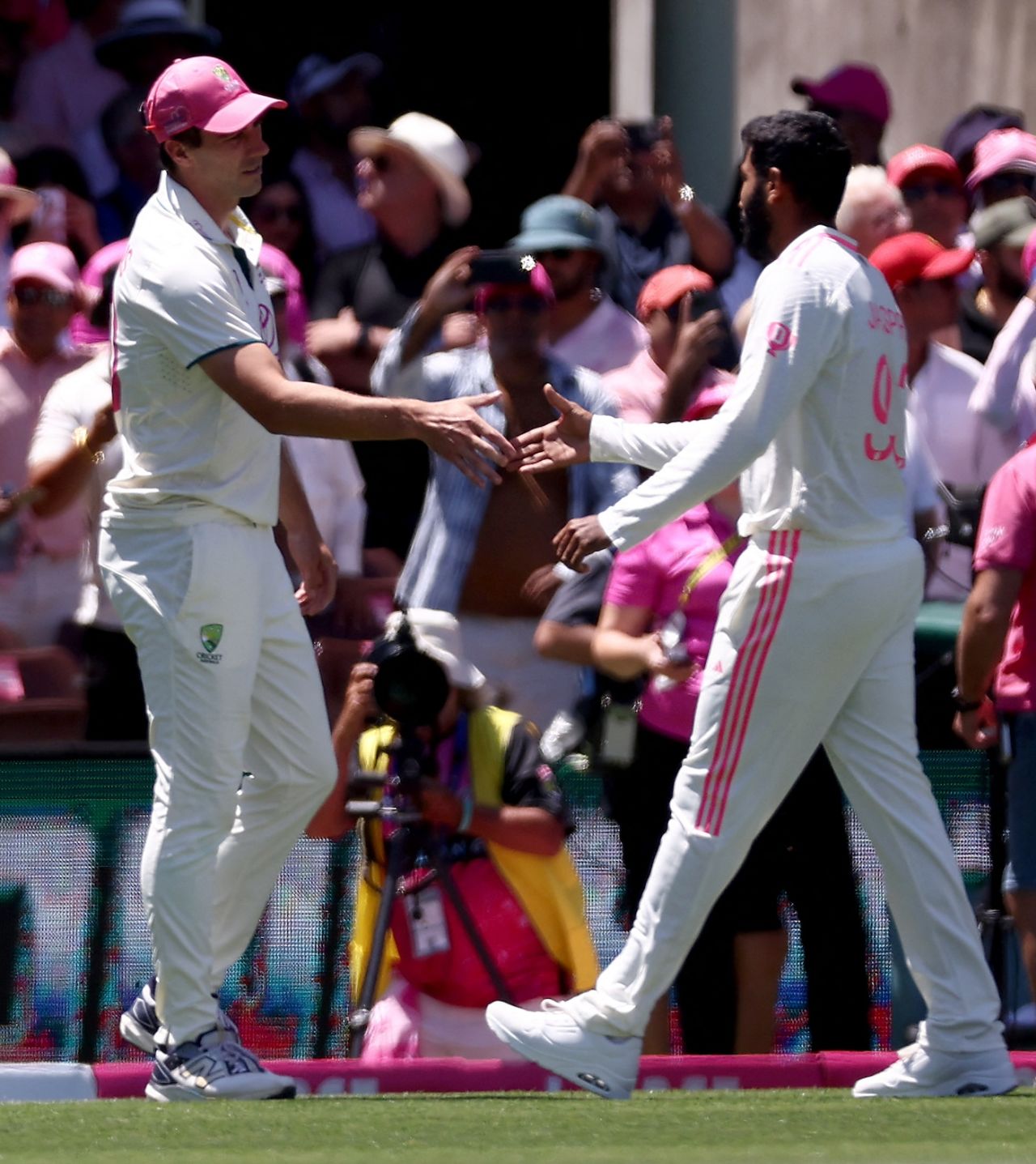 Pat Cummins and Jasprit Bumrah greet each other at the end of a gruelling series, Australia vs India, 5th Test, Sydney, 3rd day, January 5, 2024