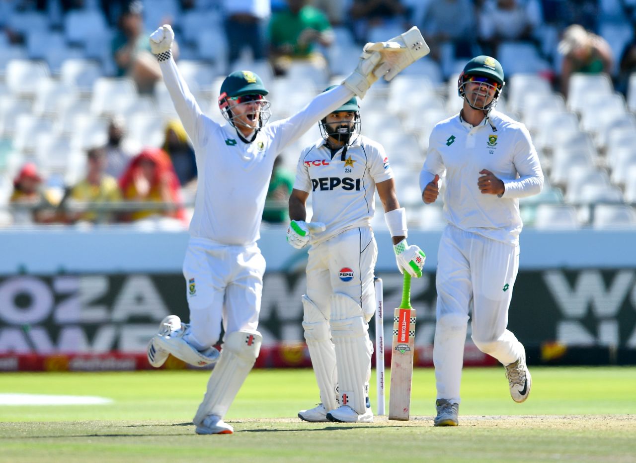 Kyle Verreynne celebrates the key wicket of Mohammad Rizwan, South Africa vs Pakistan, 2nd Test, Cape Town, 4th day, January 6, 2025