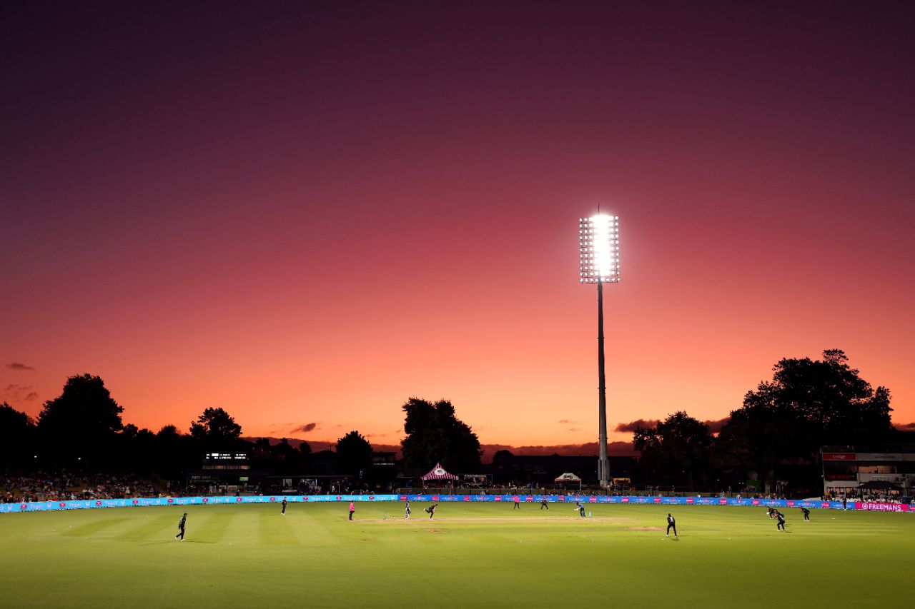 Seddon Park, Hamilton, bathed in the colours of sunset, New Zealand vs Sri Lanka, 2nd T20I, Hamilton, January 8, 2025