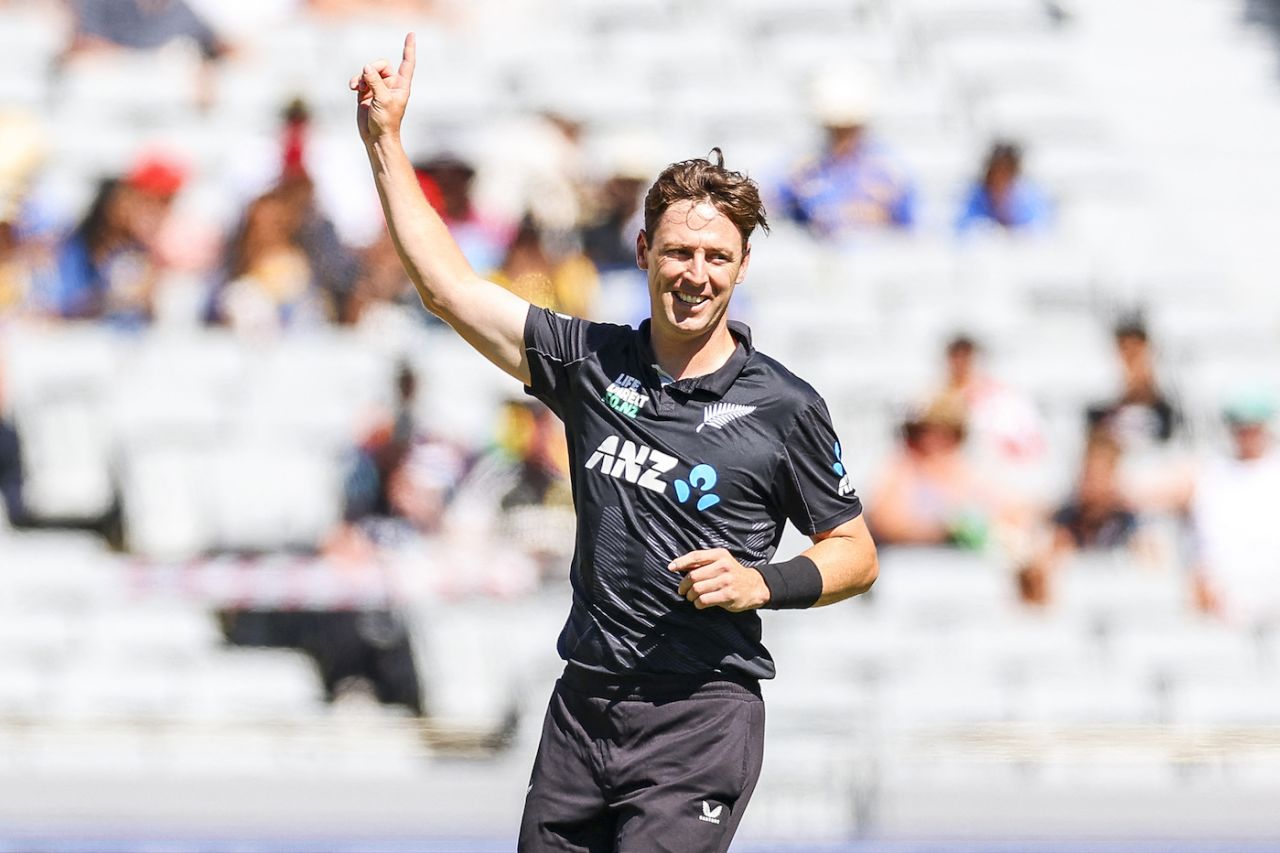 Matt Henry took all of his four wickets in the back-half of Sri Lanka's innings, New Zealand vs Sri Lanka, 3rd ODI, Auckland, January 11, 2025