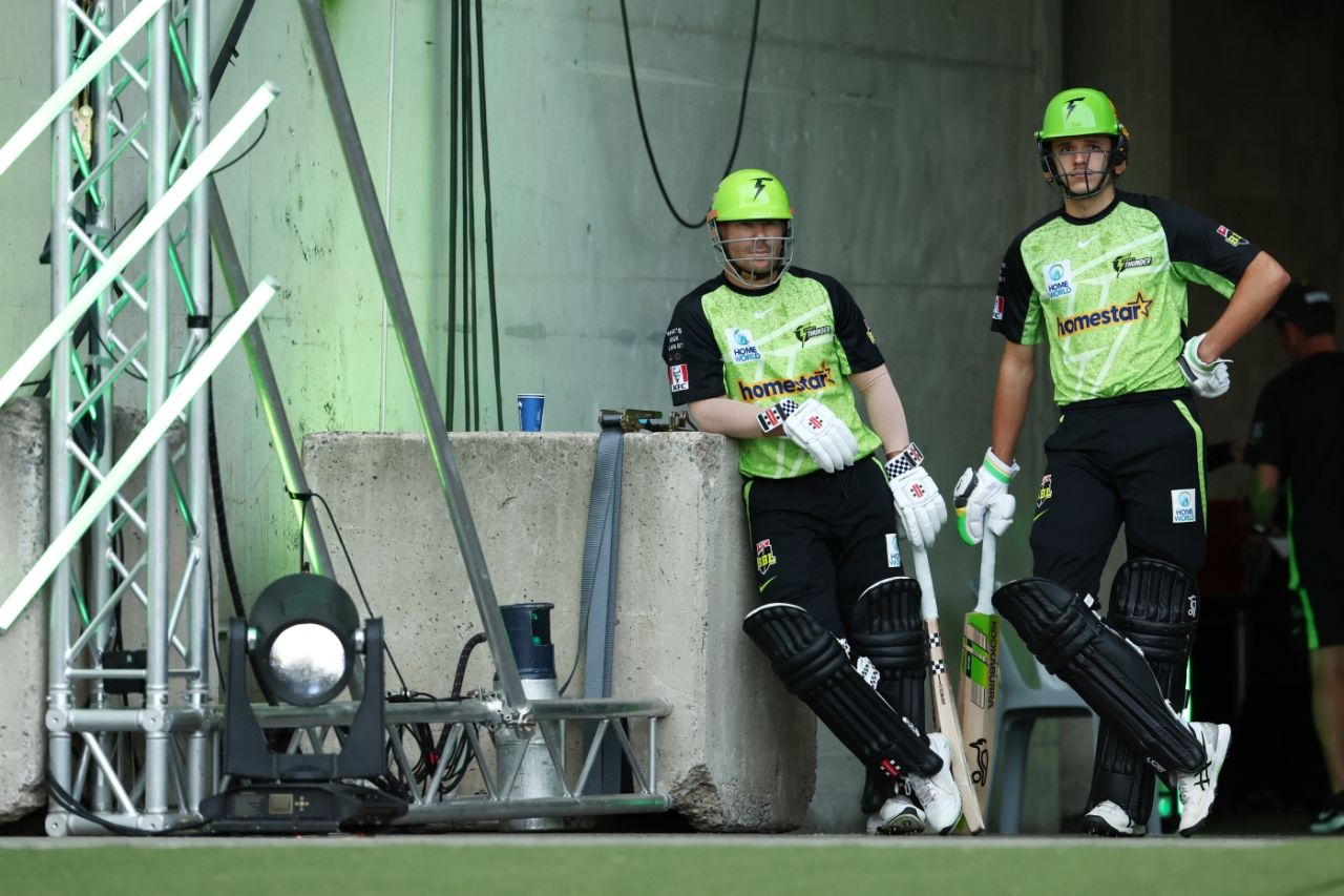 David Warner and Sam Konstas prepare to open for Thunder, Sydney Thunder vs Perth Scorchers, BBL 2024-25, Sydney Showground, January 13, 2025