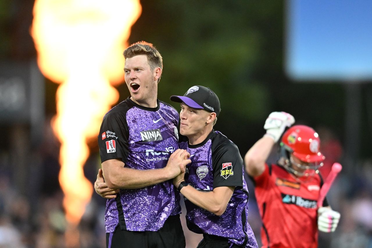 Mitchell Owen celebrates after getting rid of the set Tim Seifert, Hobart Hurricanes vs Melbourne Renegades, BBL 2024-25, Hobart, January 14, 2025