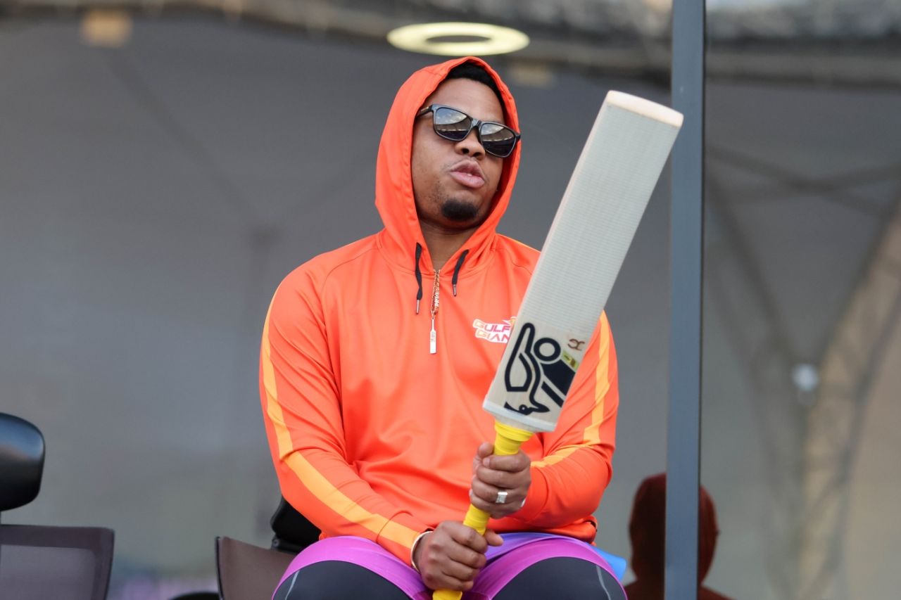 Shimron Hetmyer prepares for the match, Gulf Giants vs Desert Vipers, ILT20, Dubai, January 14, 2025