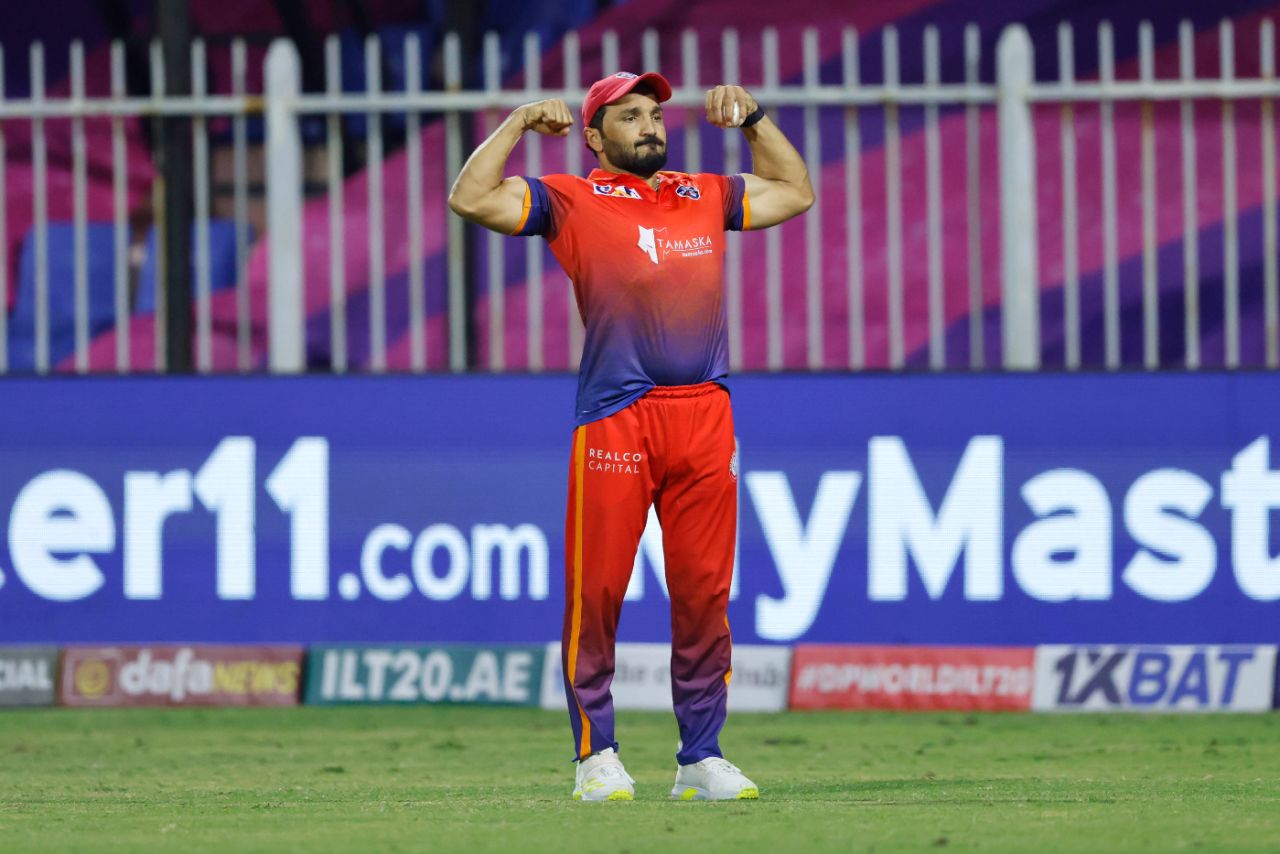Gulbadin Naib celebrates pouching James Vince, Dubai Capitals vs Gulf Giants, ILT20 2025, January 18, 2025