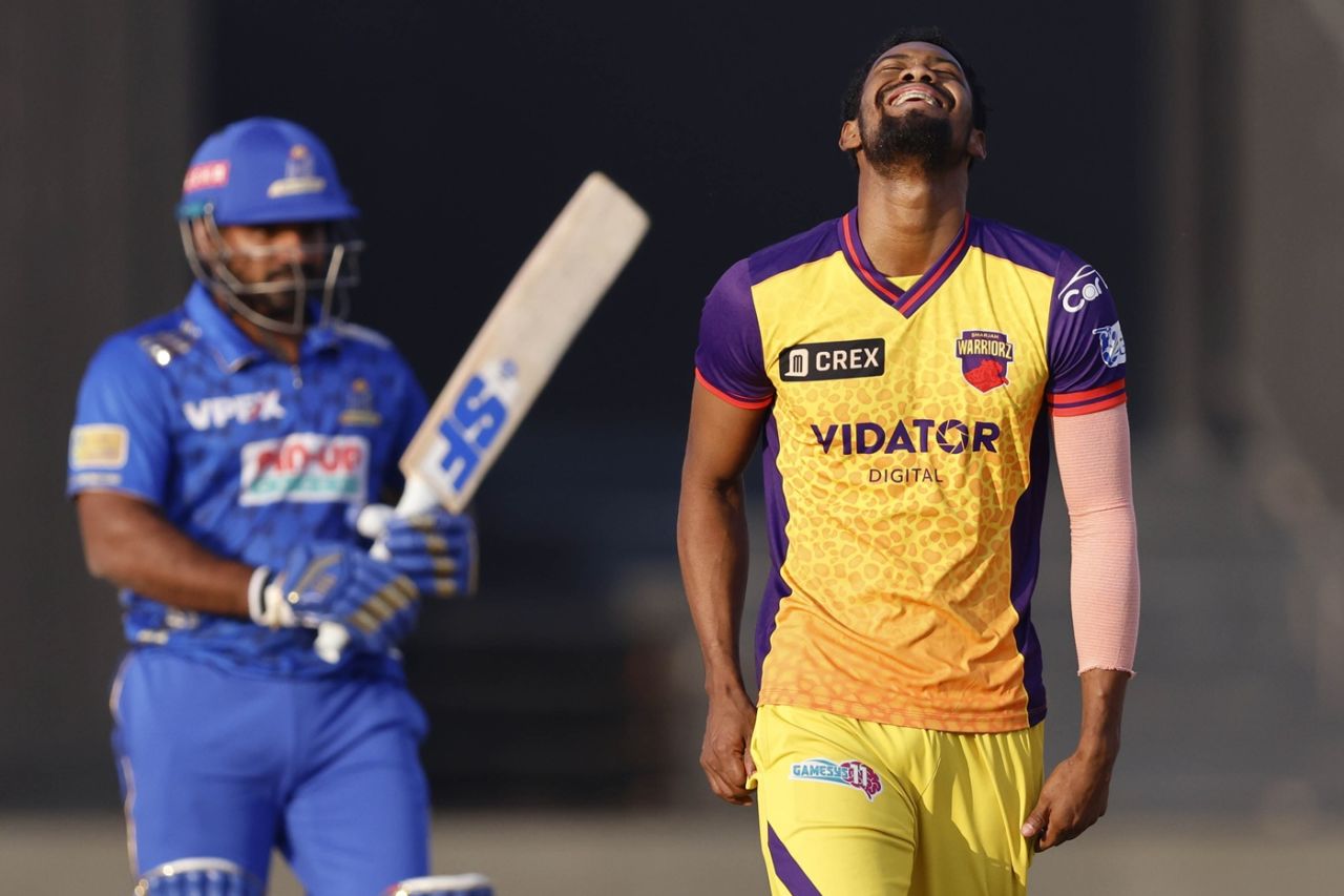 Keemo Paul reacts during his spell, Sharjah Warriorz vs MI Emirates, ILT20, Sharjah, January 19, 2025