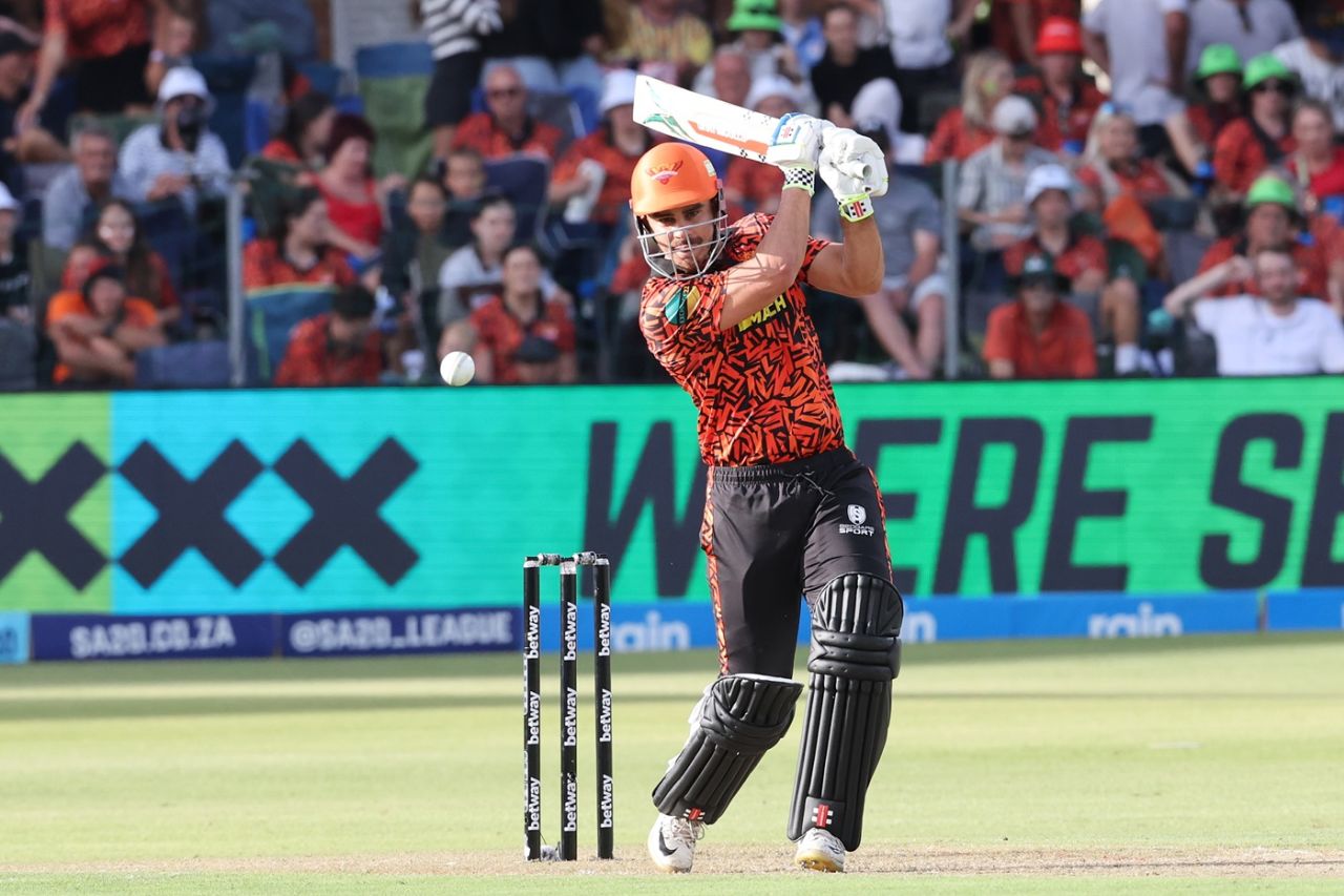 David Bedingham drills the ball down the ground, Sunrisers Eastern Cape vs Durban's Super Giants, SA20 2025, Gqeberha, January 19, 2025
