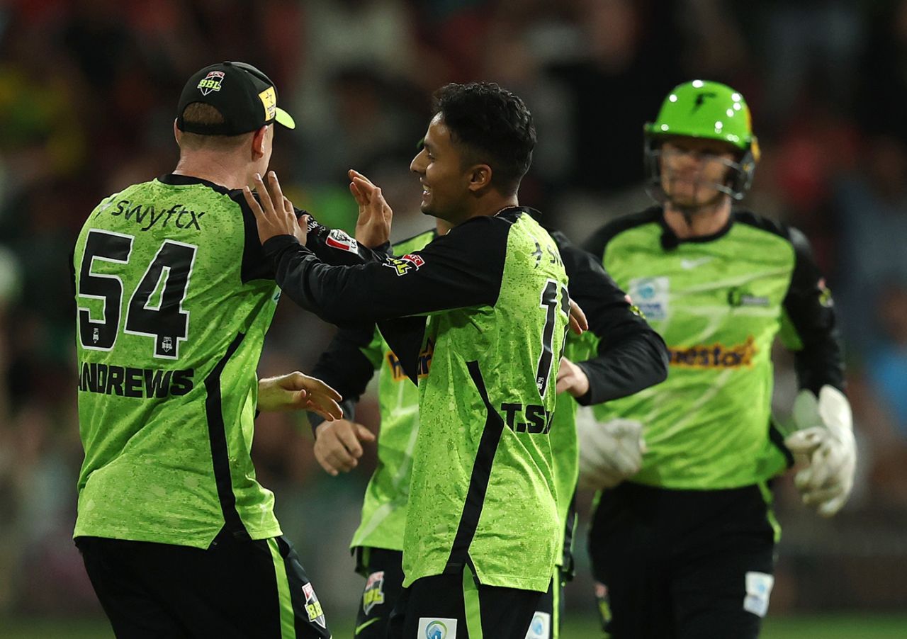 Tanveer Sangha removed Glenn Maxwell and Tom Curran off consecutive deliveries, Sydney Thunder vs Melbourne Stars, Knockout, BBL, Sydney, January 22, 2025