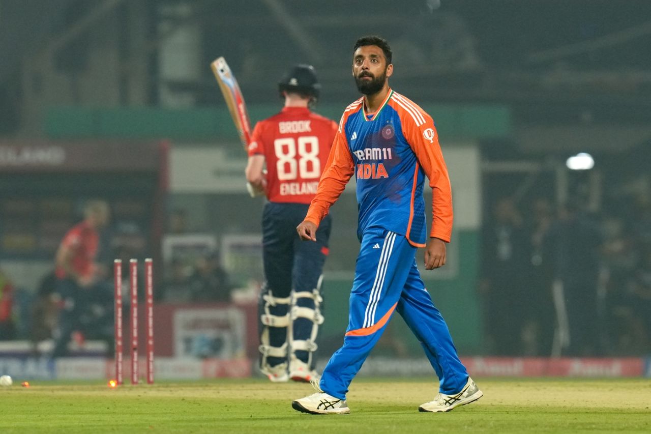 इंग्ल्यान्डविरुद्धको पाँच खेलको टी२० आई सिरिजको पहिलो खेल भारतले जित्यो