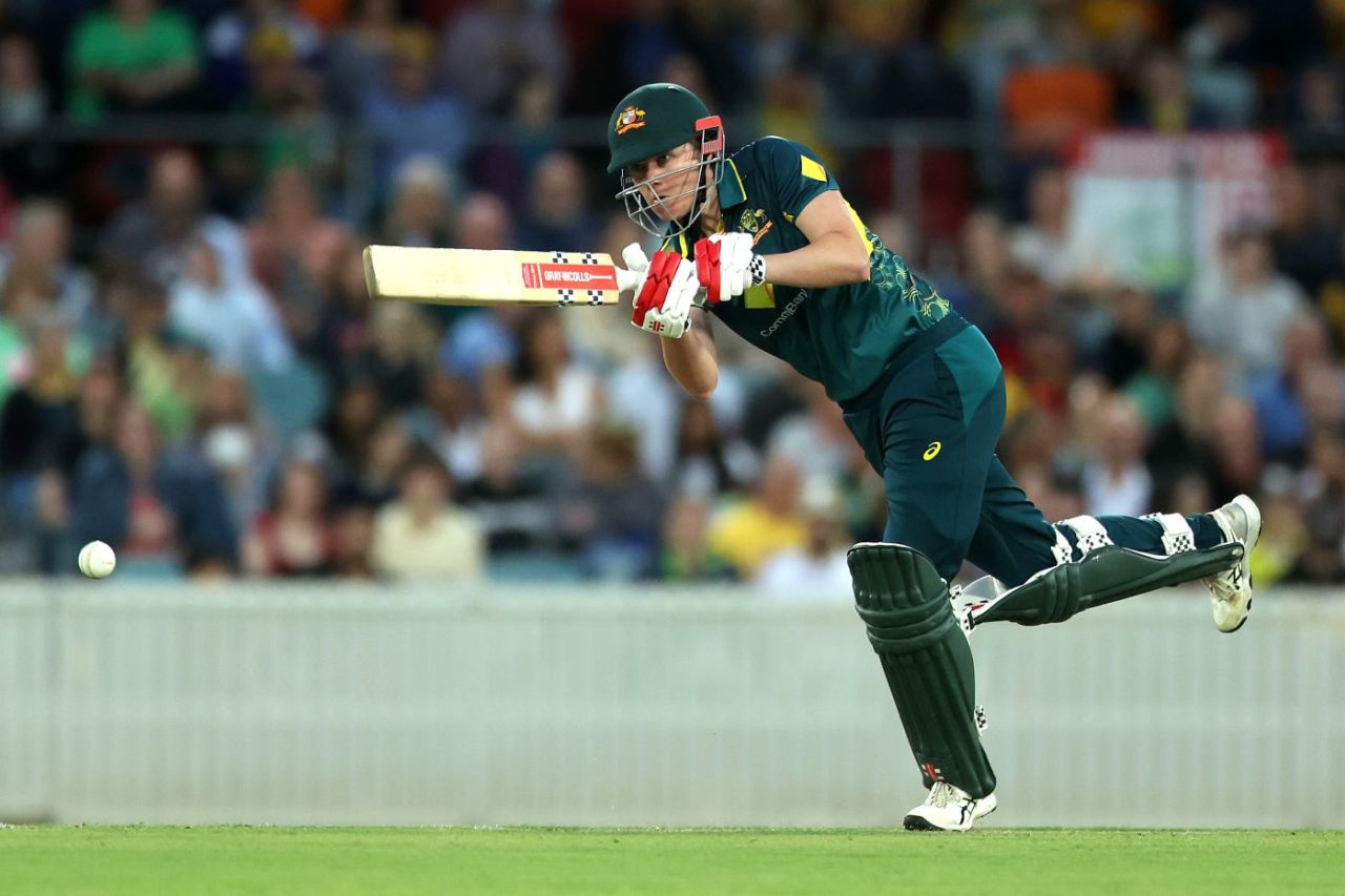 Tahlia McGrath drives down the ground, Australia vs England, 2nd T20I, Women's Ashes, Canberra, January 23, 2025