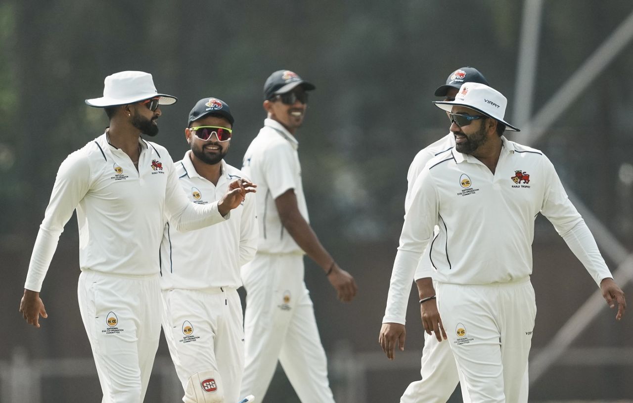 Shreyas Iyer, Hardik Tamore and Rohit Sharma share a light moment, Mumbai vs Jammu and Kashmir, Sharad Pawar Cricket Academy, day 1, Ranji Trophy, January 23, 2025