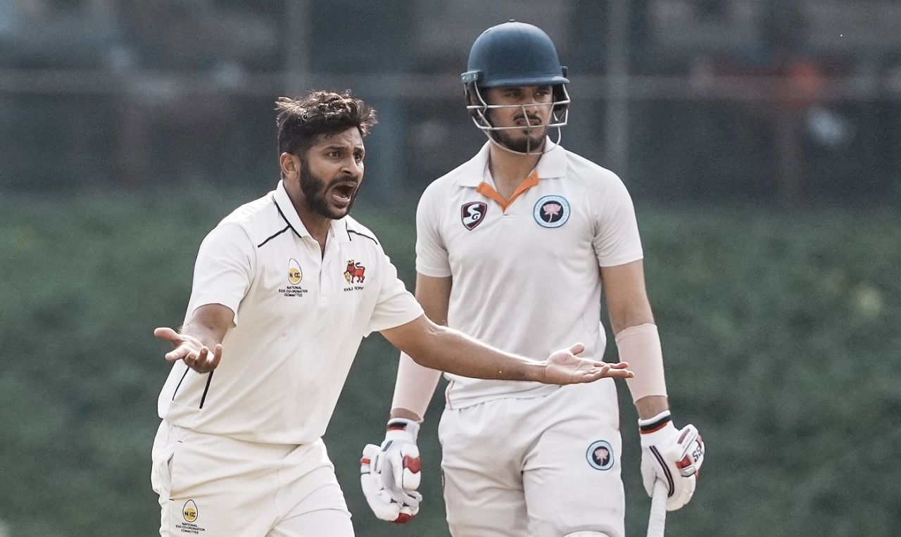 Abdul Samad looks on as Shardul Thakur appeals, Mumbai vs Jammu and Kashmir, Sharad Pawar Cricket Academy, day 1, Ranji Trophy, January 23, 2025