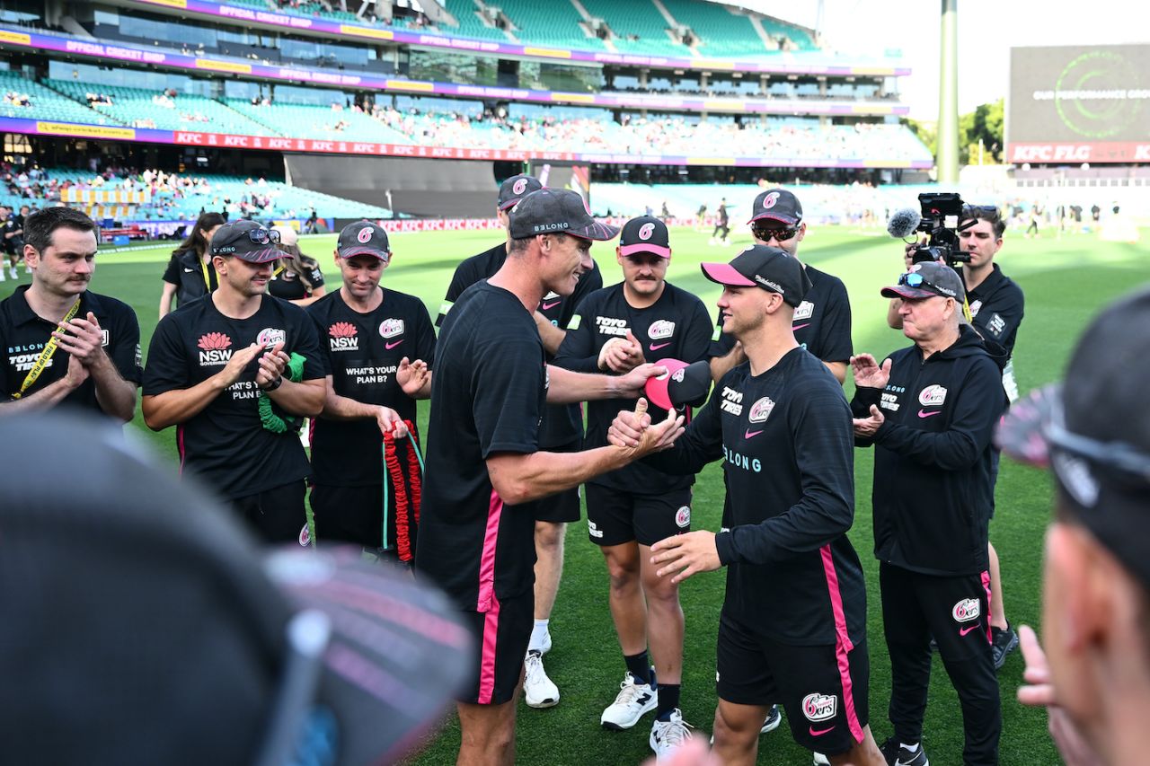 Josh Philippe gets a cap ahead of his 100th T20 appearance, Sydney Sixers vs Sydney Thunder, Challenger, BBL, Sydney, January 24, 2025