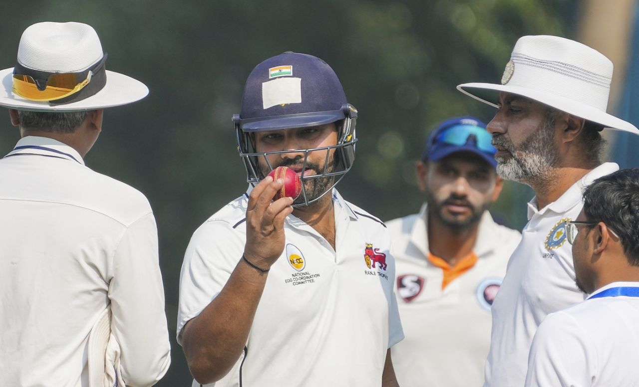 Rohit Sharma inspects the ball, Mumbai vs Jammu and Kashmir, Sharad Pawar Cricket Academy, day 2, Ranji Trophy, January 24, 2025