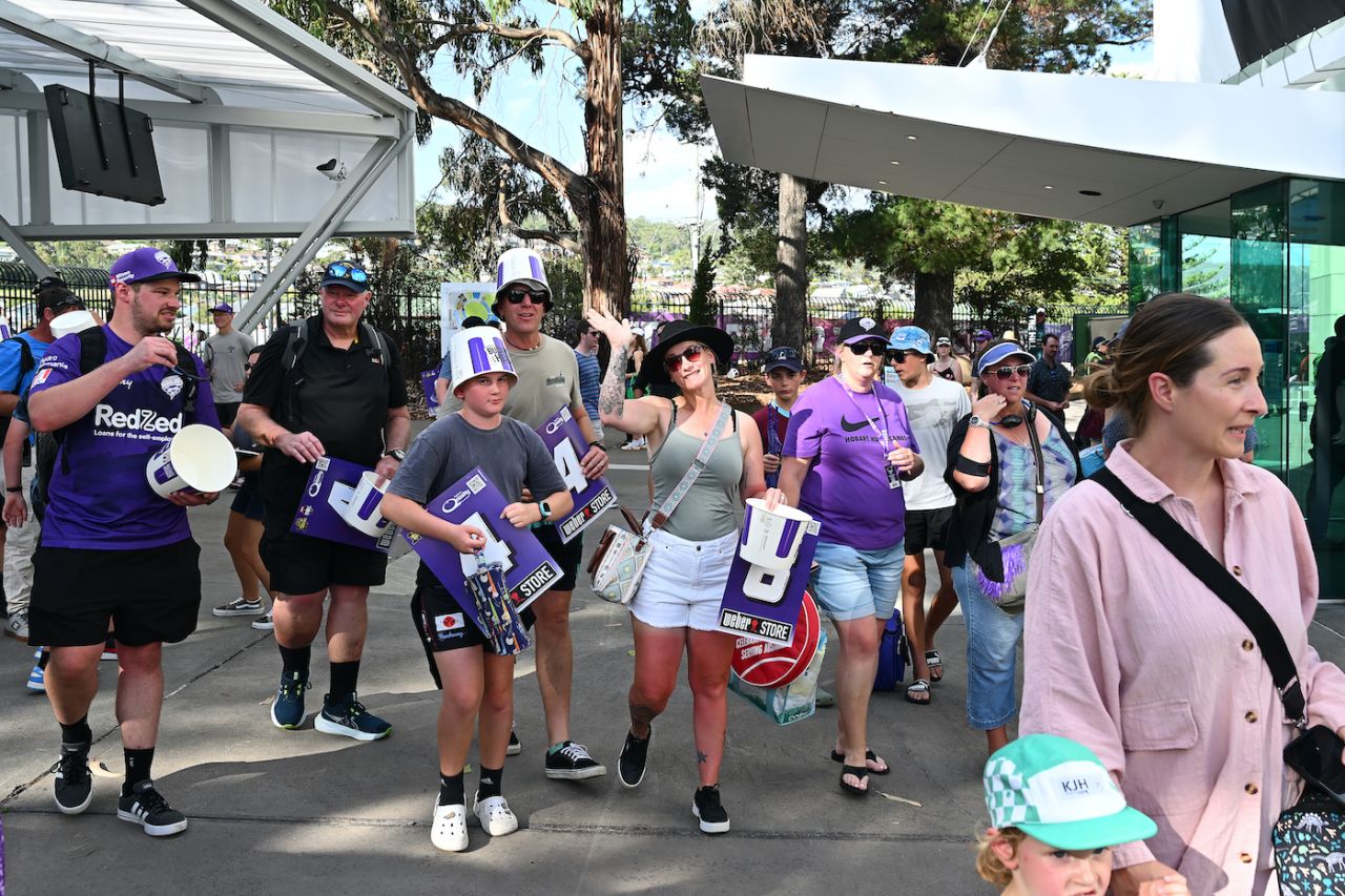 Folks from Hobart were ready to party in the final, Hobart Hurricanes vs Sydney Thunder, BBL final, Hobart, January 27, 2025