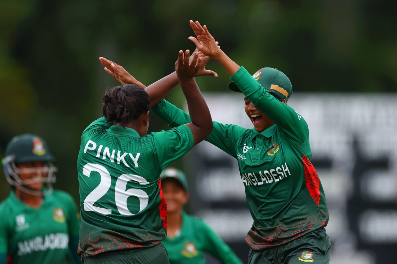 Habiba Islam celebrates a wicket with Sumaiya Akther, Bangladesh vs West Indies, Under-19 Women's T20 World Cup, Group 1, Super Six, Kuala Lumpur, January 28, 2025