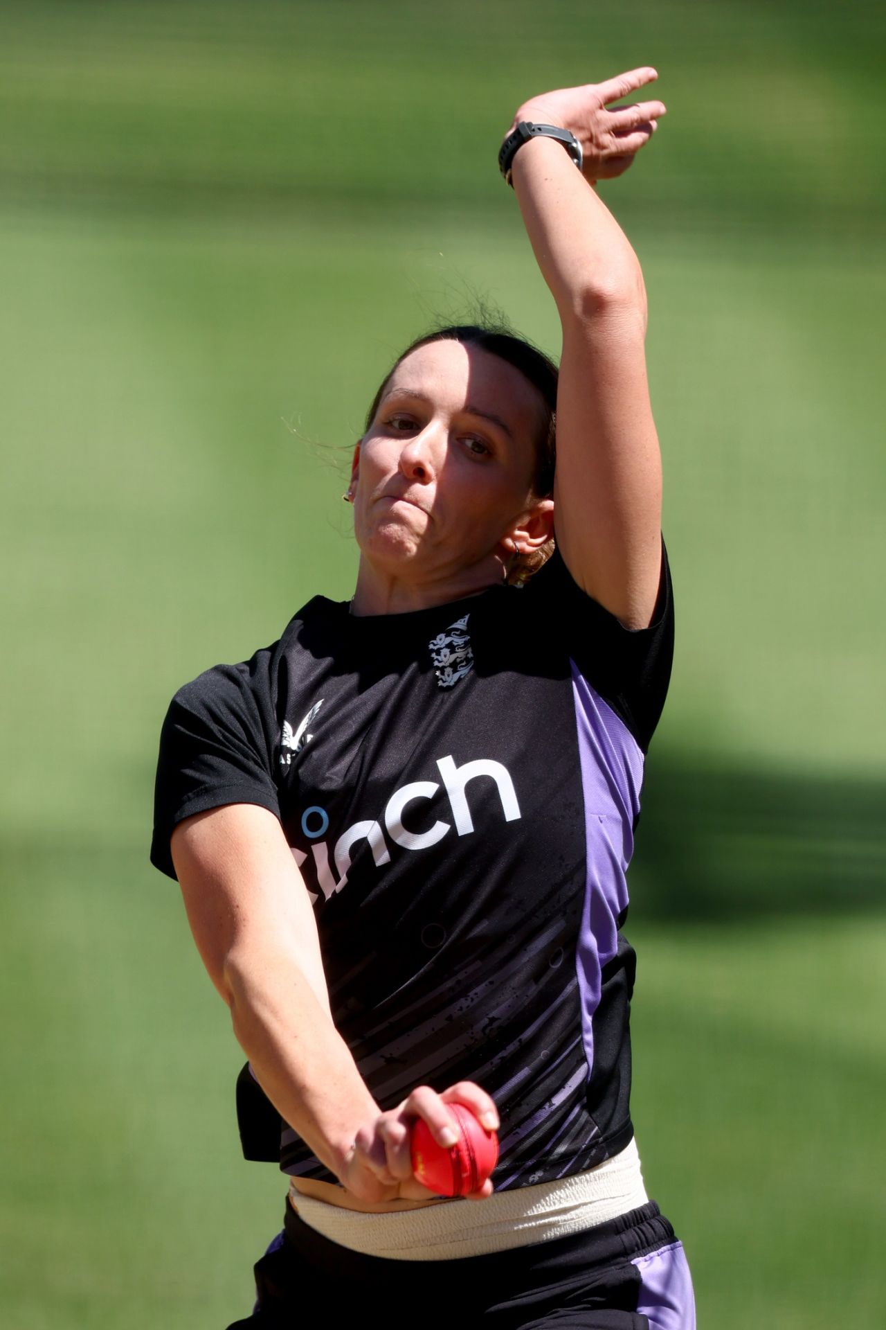 Kate Cross has a bowl at the MCG, Only Test, Women's Ashes, Melbourne, January 28, 2025