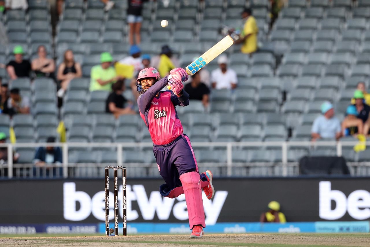 Dinesh Karthik hits out, Joburg Super Kings vs Paarl Royals, Johannesburg, SA20, January 30, 2025