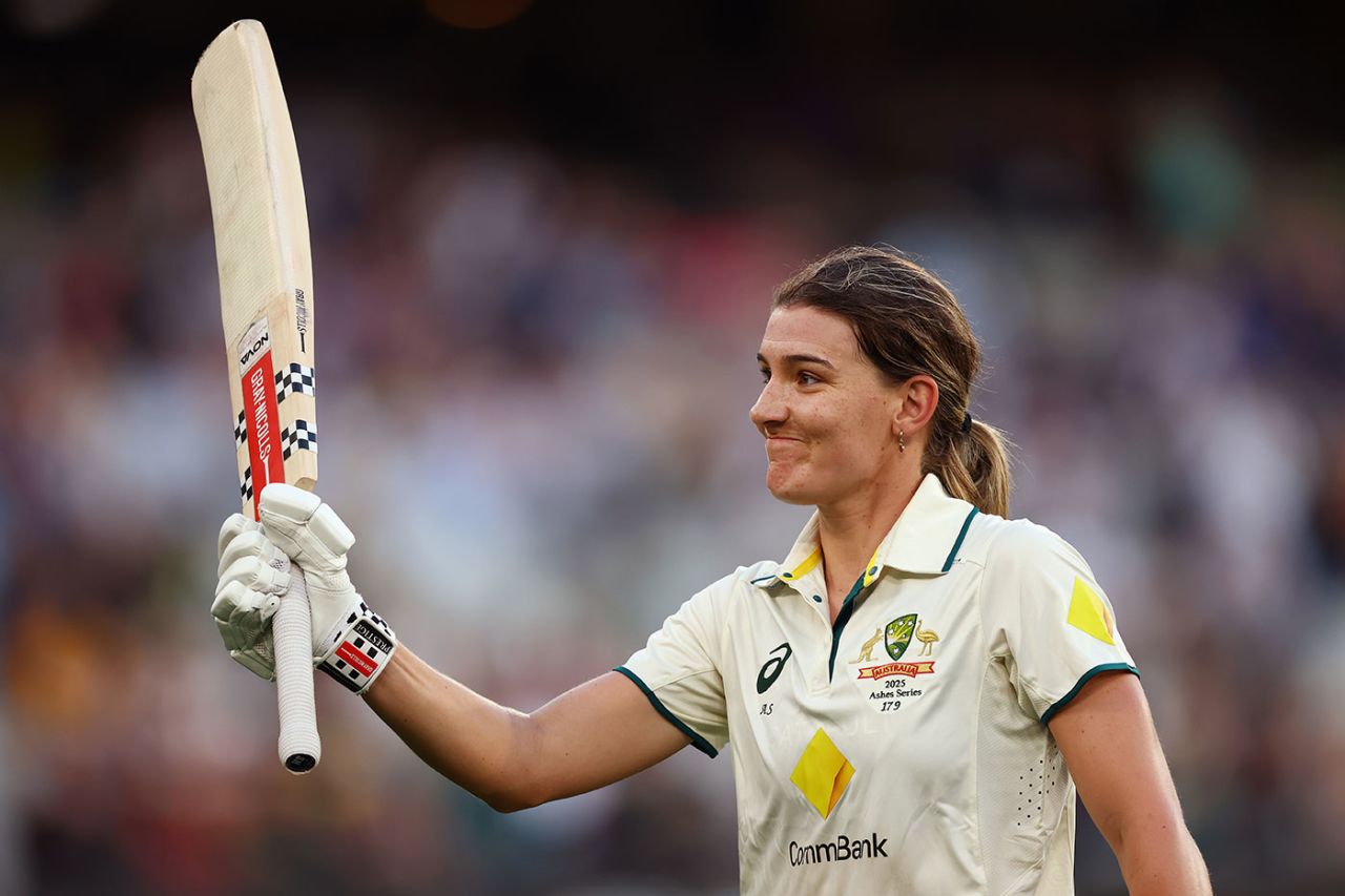 Annabel Sutherland takes in the ovation after falling for 163, Australia vs England, Women's Ashes, only Test, 2nd day, Melbourne, January 31, 2025
