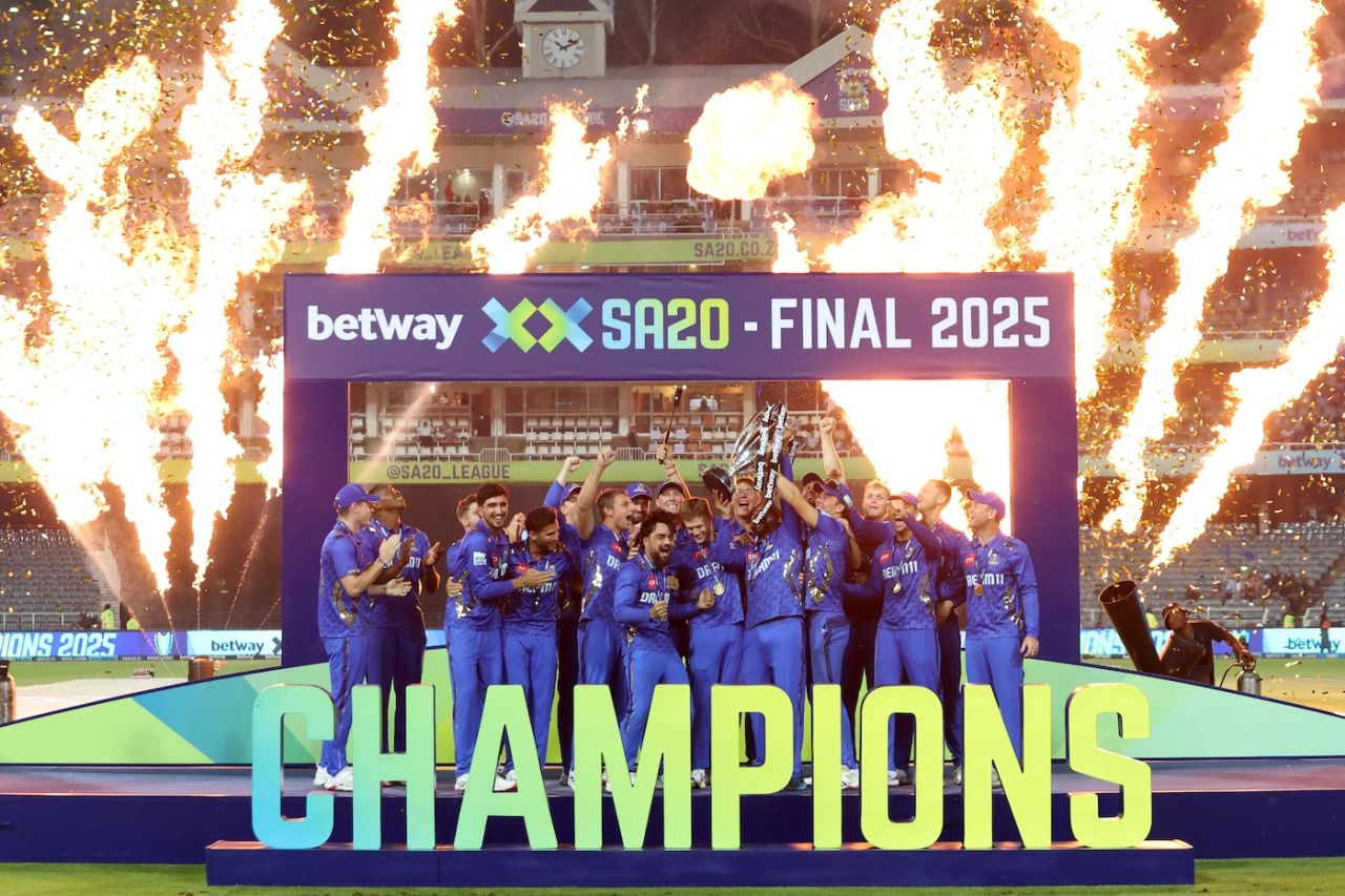 Rashid Khan and his team lift the SA20 trophy, MI Cape Town vs Sunrisers Easte  Cape, final, SA20, Johannesburg, February 8, 2025