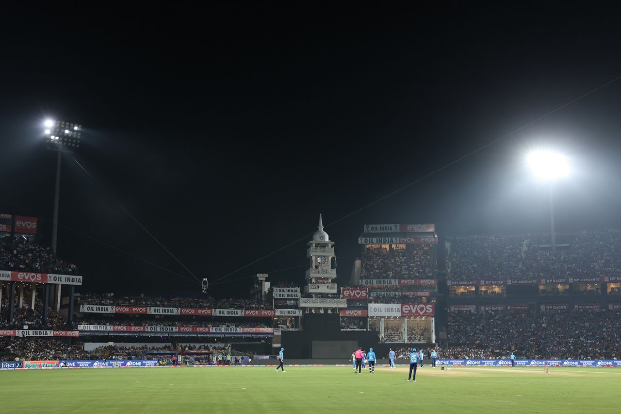 A floodlight failure held up play for long, India vs England, 2nd ODI, Cuttack, February 9, 2025