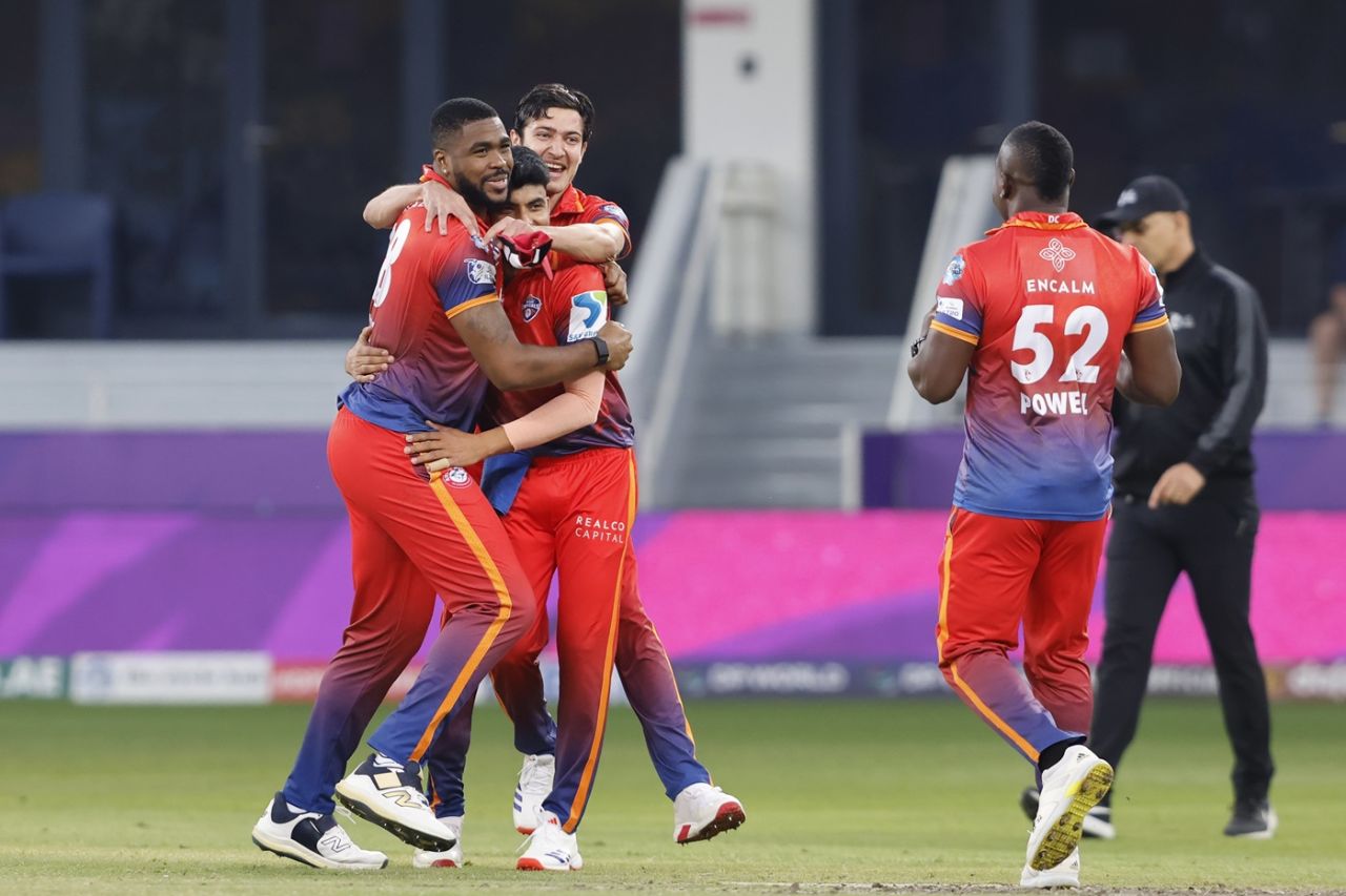 Obed McCoy struck with his first delivery, Dubai Capitals vs Desert Vipers, final, ILT20, Dubai, February 9, 2025