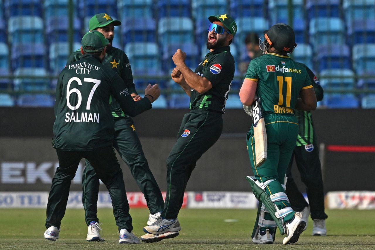 Salman Agha, Saud Shakeel and Kamran Ghulam celebrated Temba Bavuma's run out wildly, Pakistan vs South Africa, ODI tri-series, Karachi, February 12, 2025