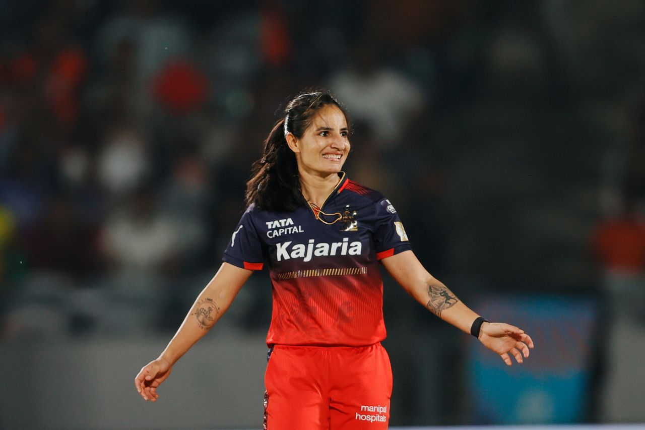 Renuka Singh struck the first blow for RCB, Gujarat Giants vs Royal Challengers Bangalore, WPL 2025, Vadodara, February 14, 2025