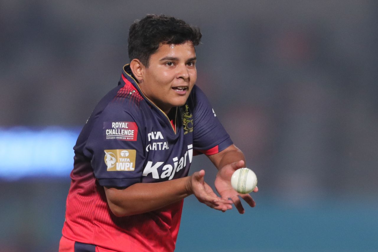 Kanika Ahuja sent back D Hemalatha cheaply, Gujarat Giants vs Royal Challengers Bangalore, WPL 2025, Vadodara, February 14, 2025