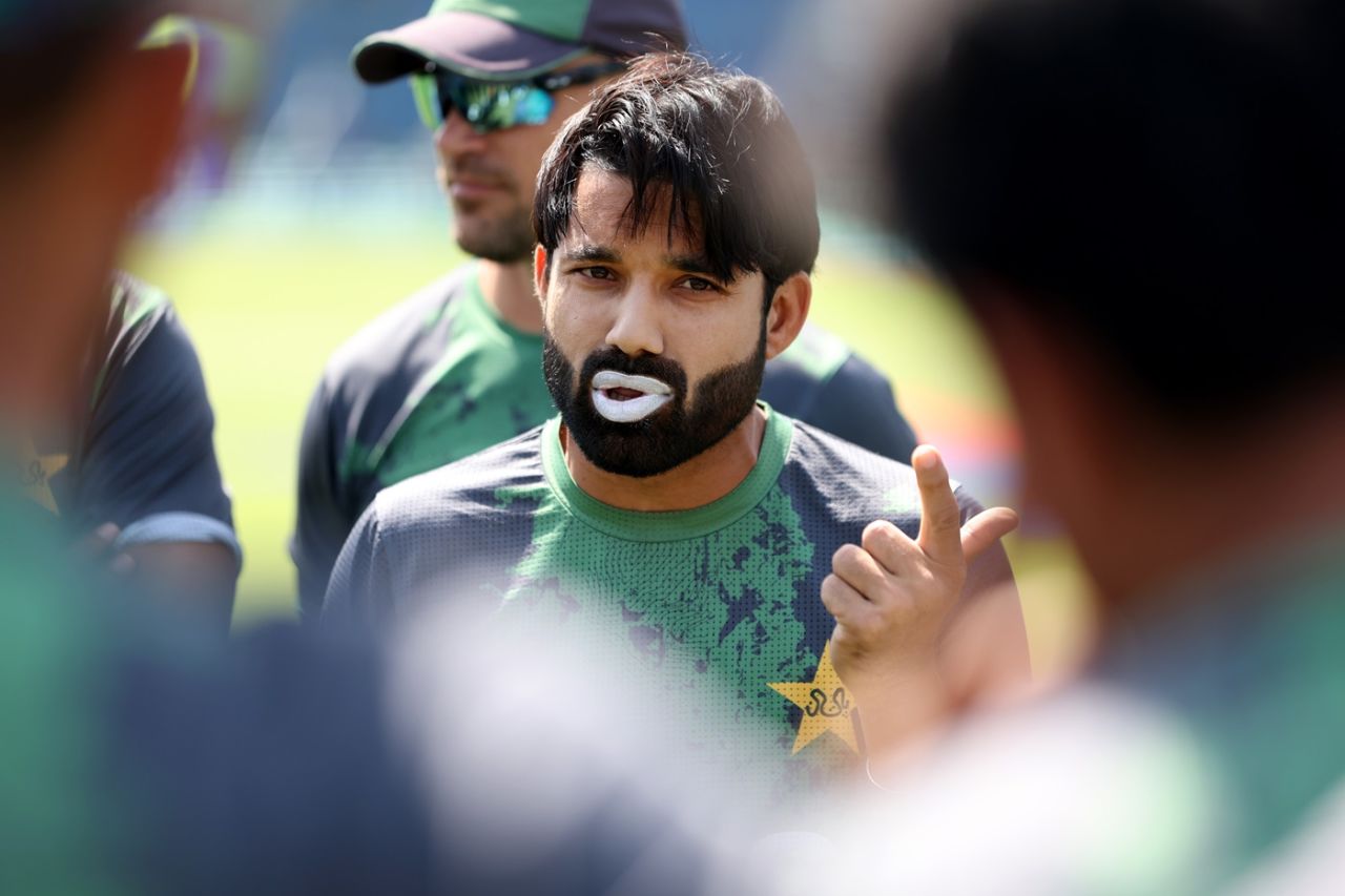 পাকিস্তান অধিনায়ক হিসেবে এটিই মোহাম্মদ রিজওয়ানের প্রথম আইসিসি টুর্নামেন্ট, পাকিস্তান বনাম নিউজিল্যান্ড, পুরুষদের আইসিসি চ্যাম্পিয়ন্স ট্রফি, করাচি, 19 ফেব্রুয়ারি 2025
