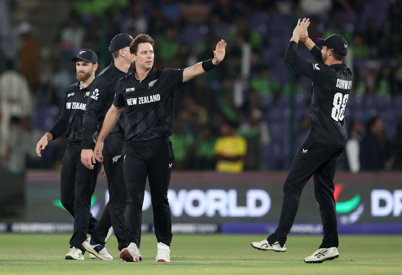 Matt Henry celebrates the wicket of Shaheen Afridi, Pakistan vs New Zealand, ICC Men's Champions Trophy, Karachi, February 19, 2025