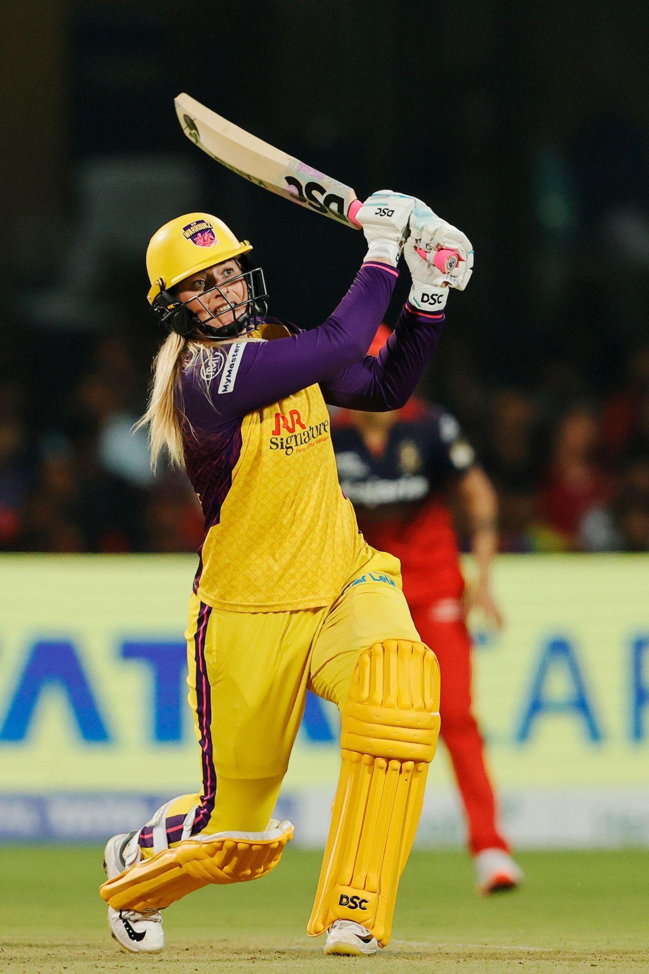 Sophie Ecclestone's big hits took the game to the last ball, Royal Challengers Bengaluru vs UP Warriorz, WPL 2025, Bengaluru, February 24, 2025