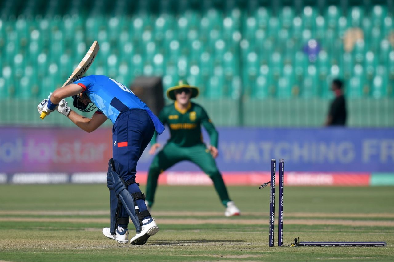 Joe Root plays on, South Africa vs England, Group B, ICC Men's Champions Trophy, Karachi, March 1, 2025
