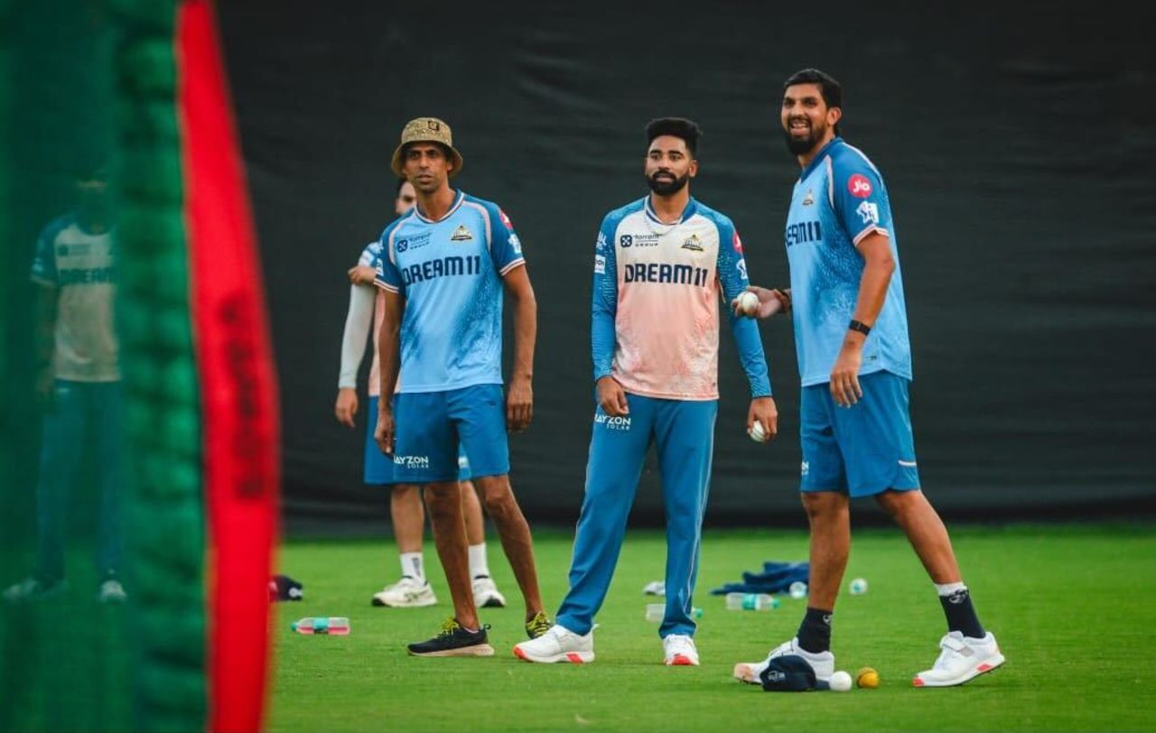 Mohammed Siraj and Ishant Sharma at a training as Ashish Nehra looks on, IPL 2025, Ahmedabad, March 12, 2025