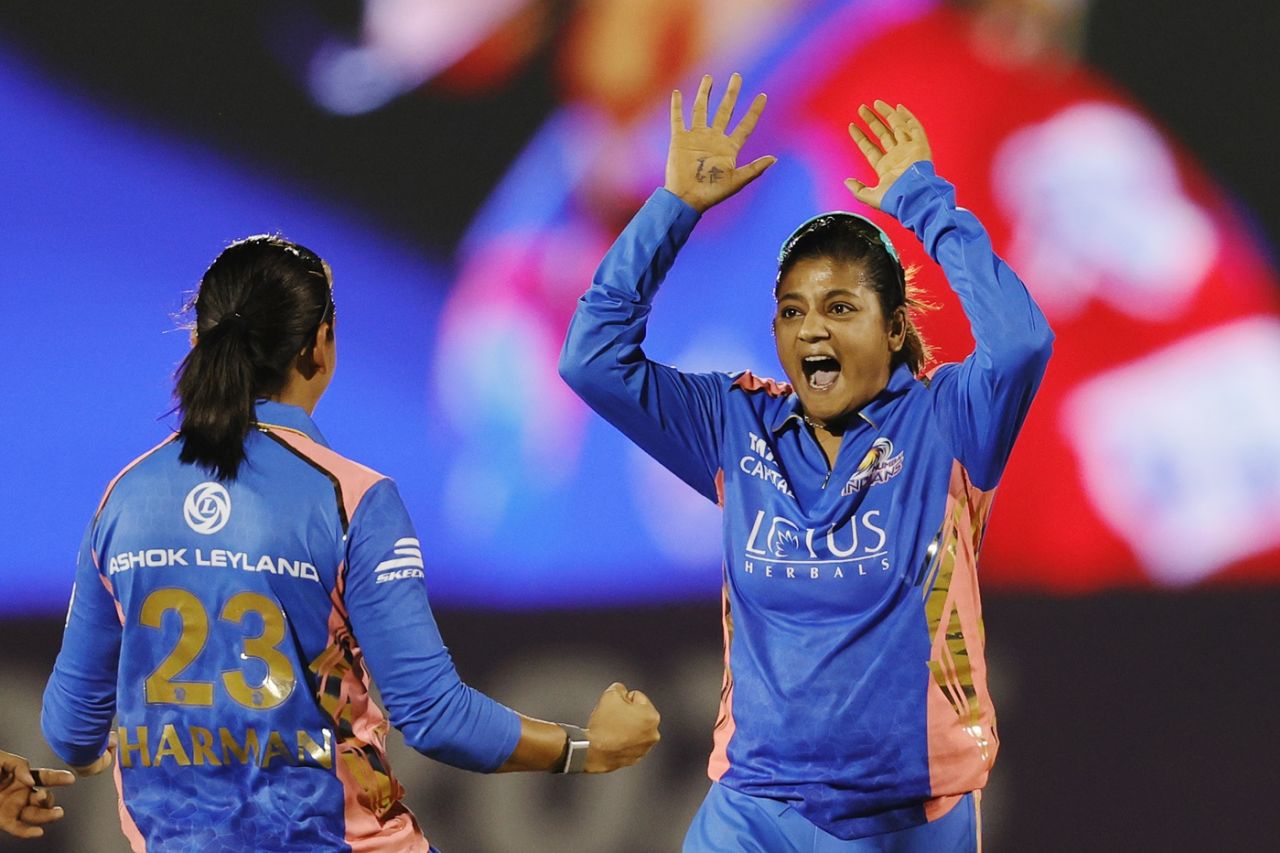 Saika Ishaque and Harmanpreet Kaur celebrate a wicket, Mumbai Indians vs Delhi Capitals, WPL 2025, final, Mumbai, March 15, 2025