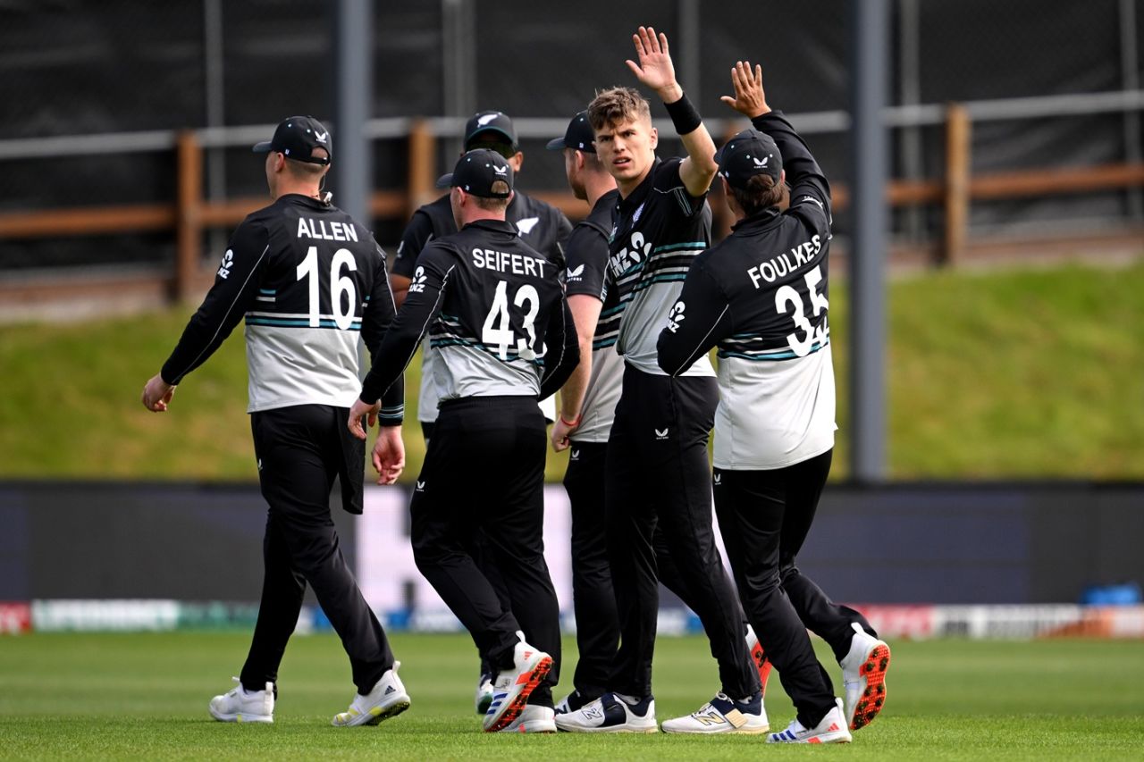 Ben Sears struck in the powerplay, New Zealand vs Pakistan, 2nd T20I, Dunedin, March 18, 2025