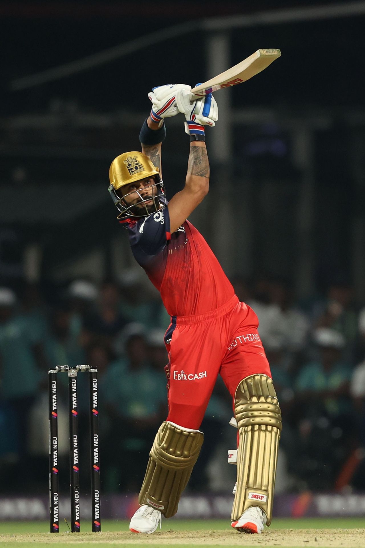 Virat Kohli holds his pose after hitting back-to-back sixes, Kolkata Knight Riders vs Royal Challengers Bengaluru, IPL 2025, Kolkata, March 22, 2025