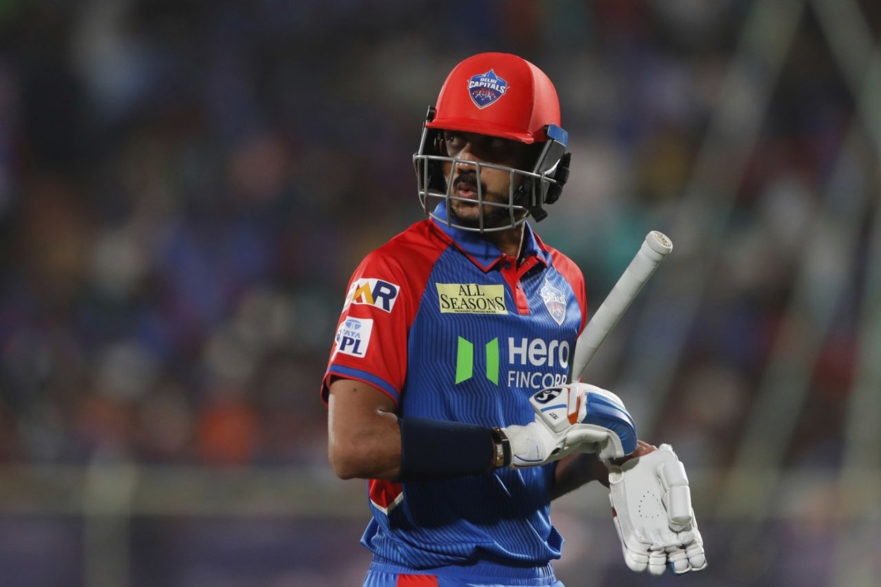 Axar Patel fell after a cameo in his first match as captain, Delhi Capitals vs Lucknow Super Giants, IPL 2025, Visakhapatnam, March 24, 2025