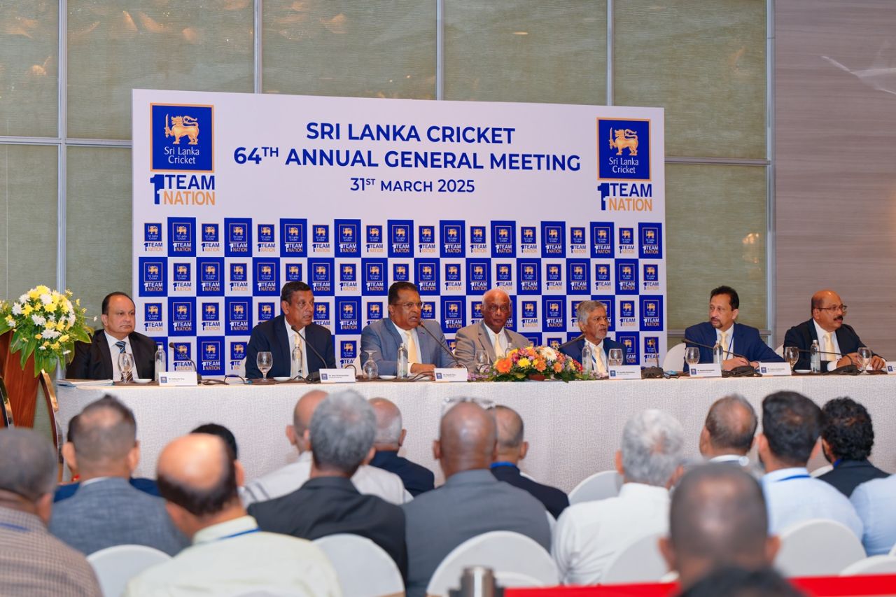 The newly-elected Sri Lanka Cricket office bearers: COO Ashley de Silva, vice president Ravin Wickramaratne, president Shammi Silva, vice president Jayantha Dharmadasa, secretary Bandula Dissanayake, treasurer Sujeewa Godaliyadda and assistant secretary Chryshantha Kapuwatte, Colombo, March 31, 2025