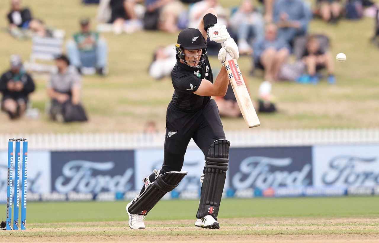 Mitchell Hay drives down the ground, New Zealand vs Pakistan, 2nd ODI, Hamilton, April 2, 2025