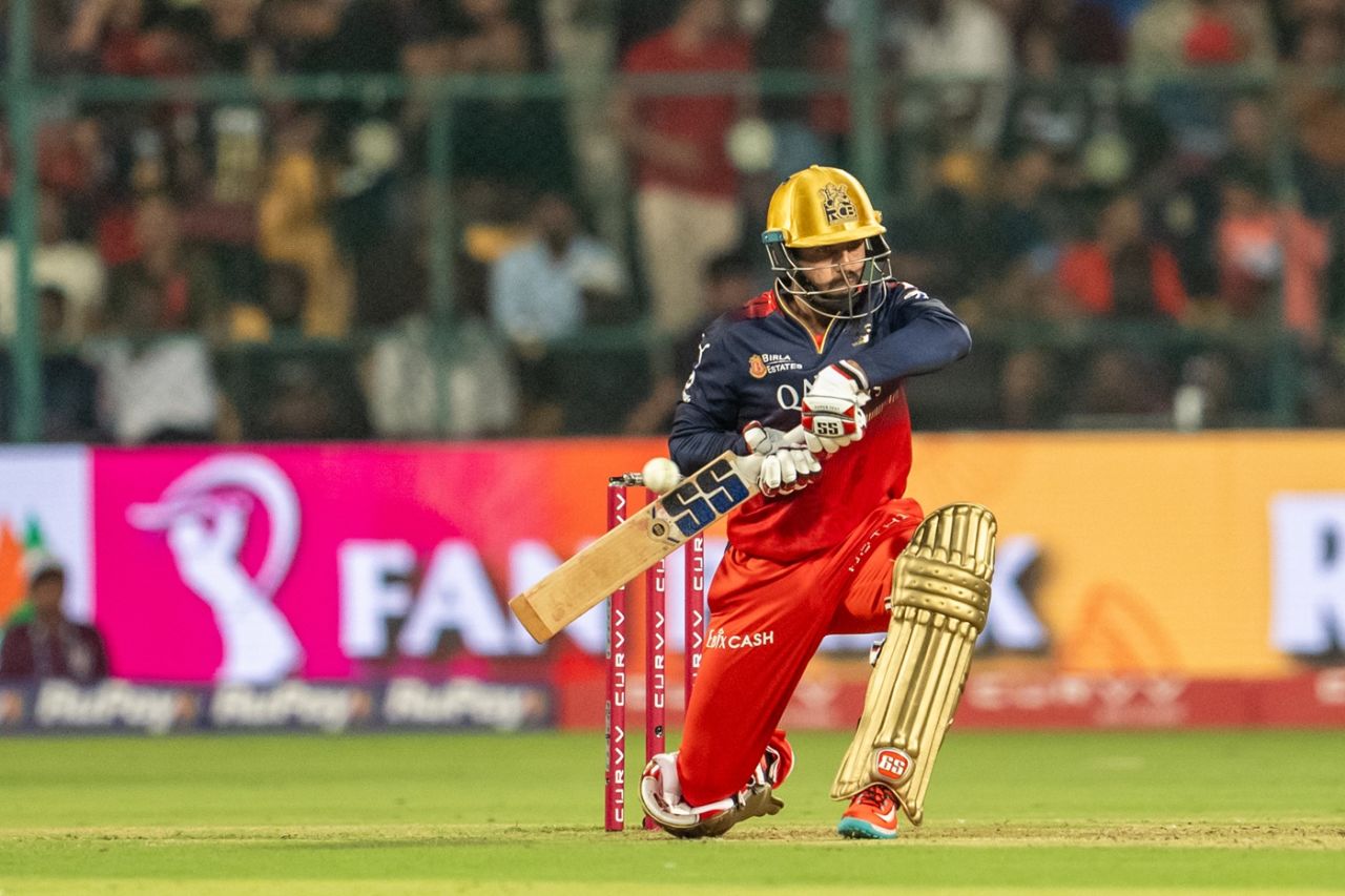 Jitesh Sharma gets creative, Royal Challengers Bengaluru vs Gujarat Titans, IPL 2025, Bengaluru, April 2, 2025