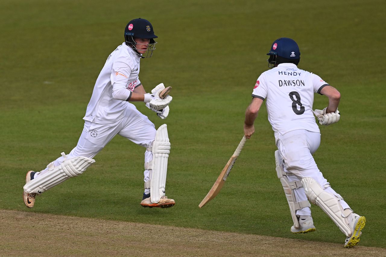 Tom Prest and Liam Dawson put on a useful partnership, Hampshire vs Lancashire, County Championship, Division One, Utilita Bowl, April 12, 2024