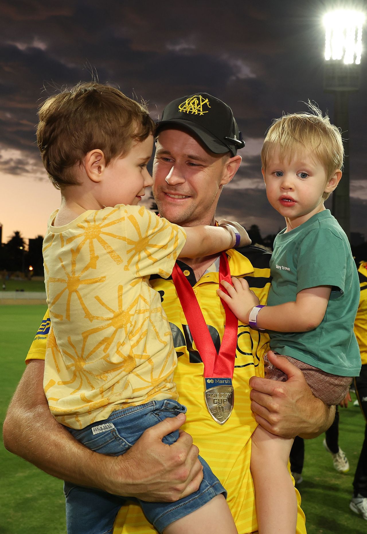 Jason Behrendorff with his children, Harrison and Levi, Western Australia vs South Australia, One-Day Cup final, WACA, March 8, 2023