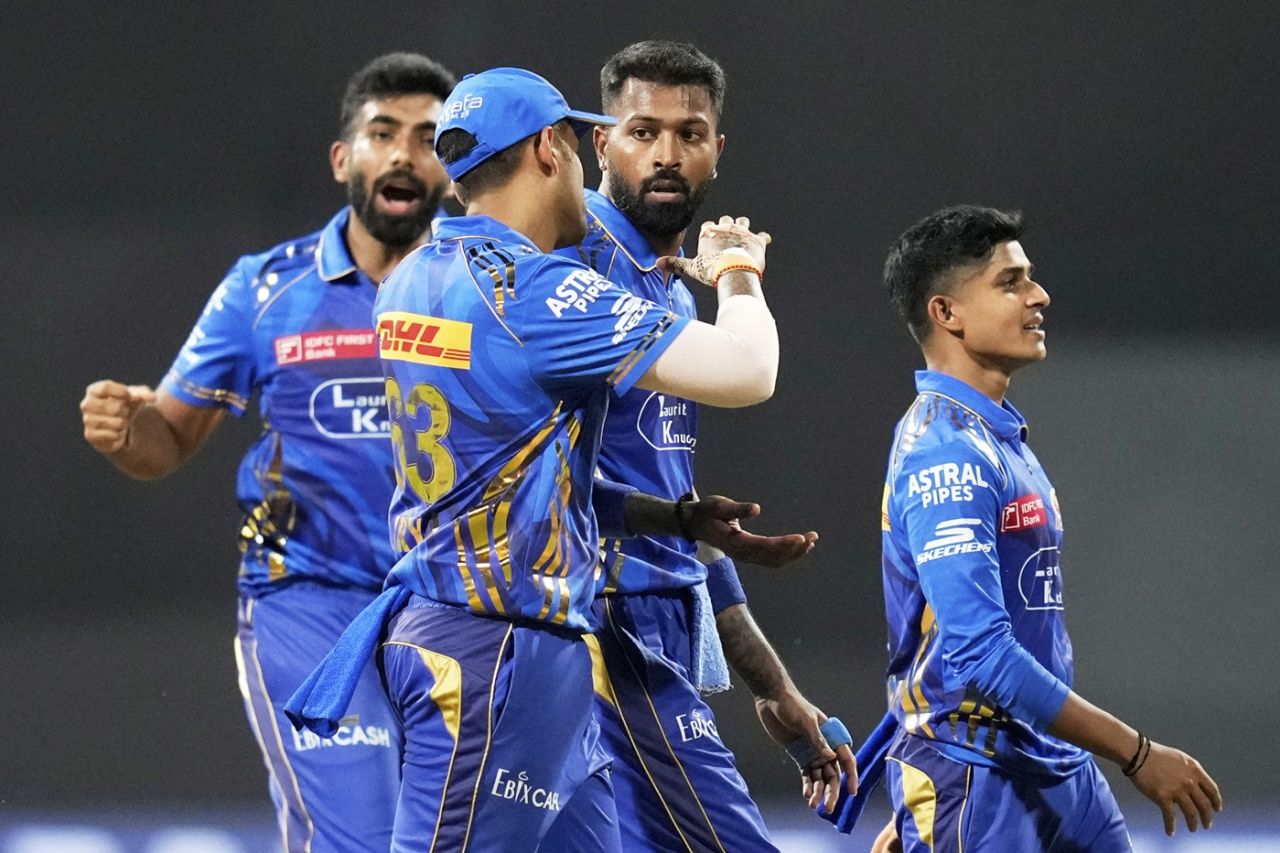 Hardik Pandya was among the wickets for MI, Mumbai Indians vs Royal Challengers Bengaluru, IPL 2025, Wankhede, April 7, 2025