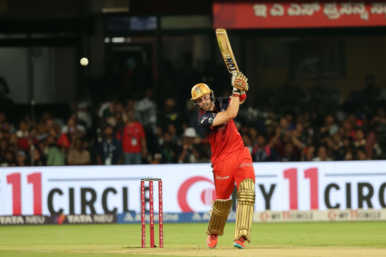 Phil Salt tore into Mitchell Starc in his second over, Royal Challengers Bengaluru vs Delhi Capitals, IPL, Bengaluru, April 10, 2025