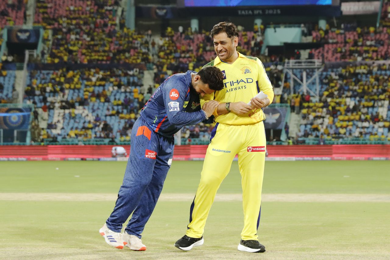 Rishabh Pant and MS Dhoni share a laugh, Lucknow Super Giants vs Chennai Super Kings, IPL 2025, Lucknow, April 14, 2025