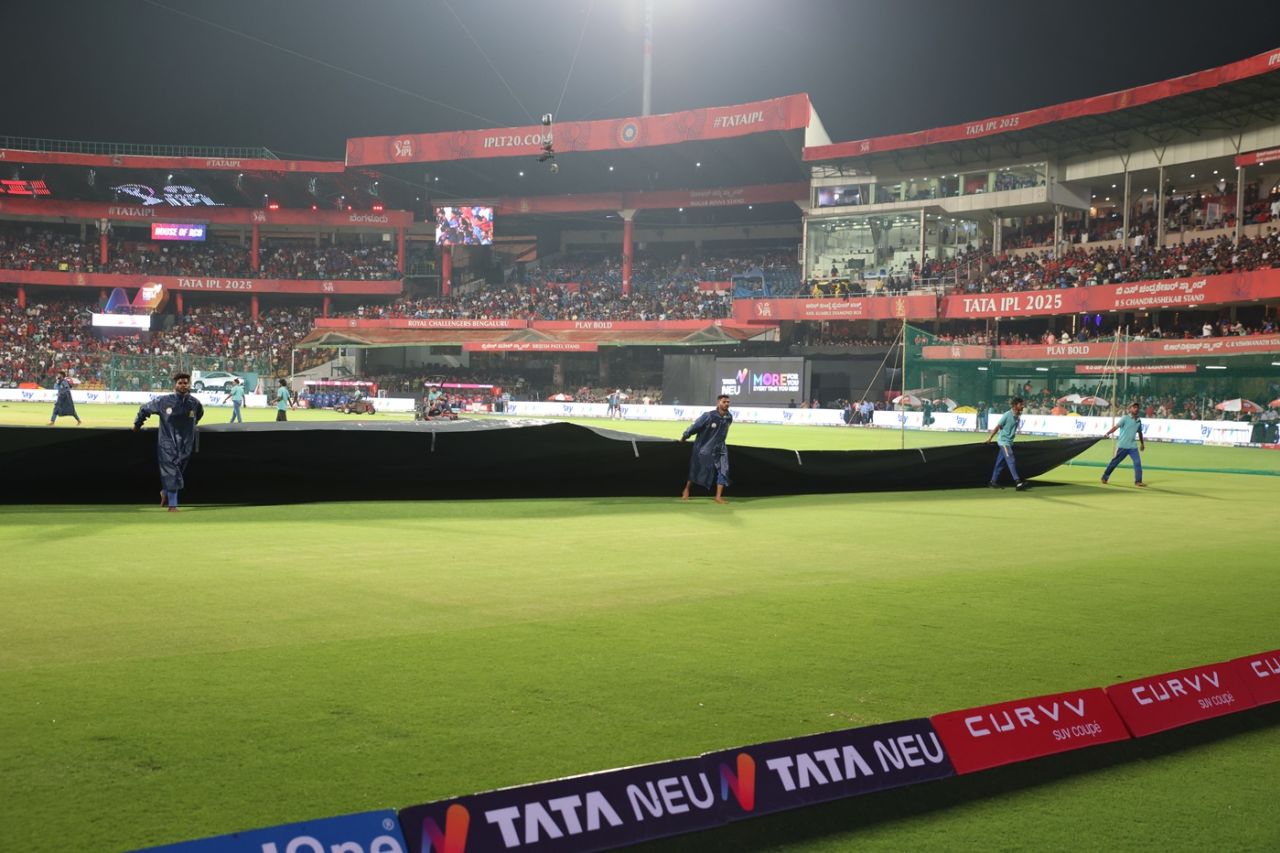 The covers are being peeled off as rain finally relents in Bengaluru, Royal Challengers Bengaluru vs Punjab Kings, IPL 2025, Bengaluru, April 18, 2025
