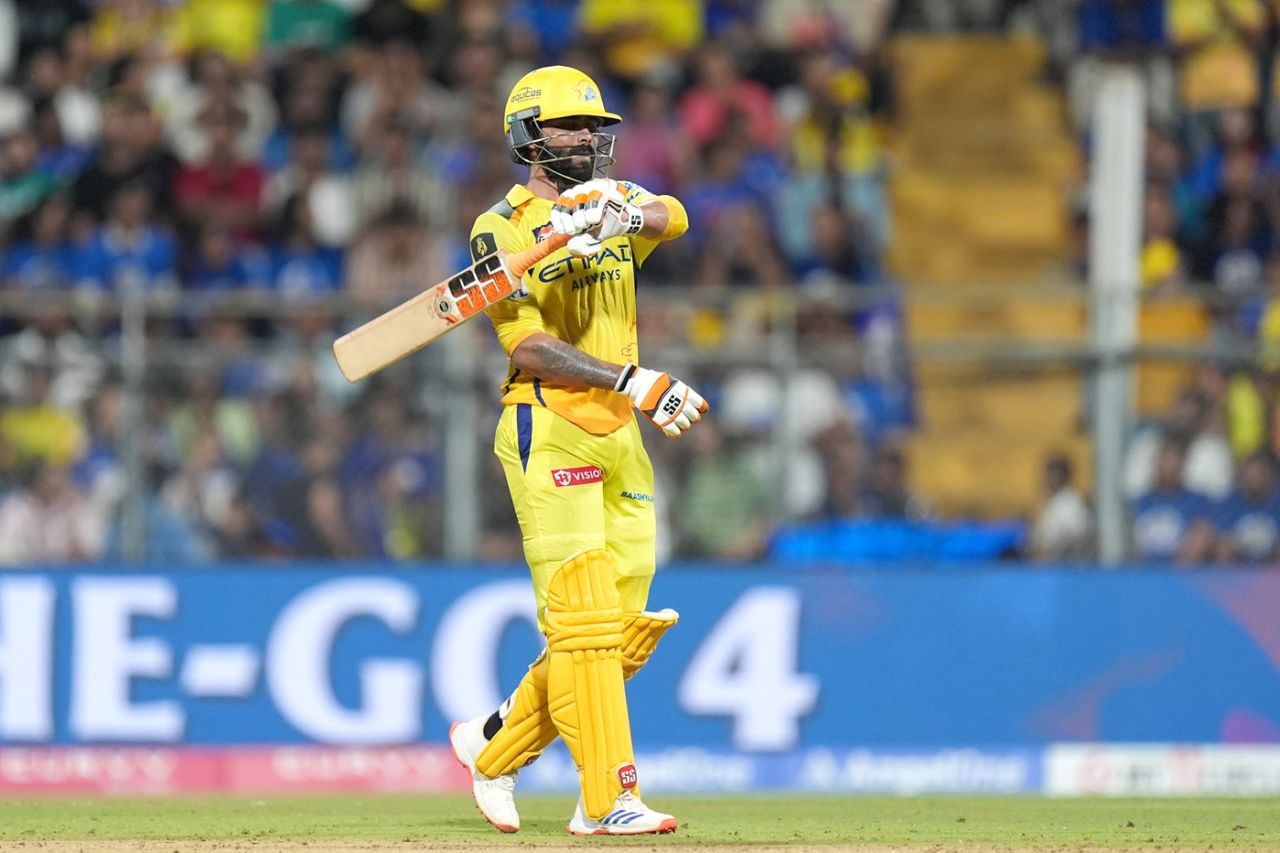 Ravindra Jadeja brings out his sword celebration after scoring his first fifty of the season, Mumbai Indians vs Chennai Super Kings, IPL 2025, Mumbai, April 20, 2025