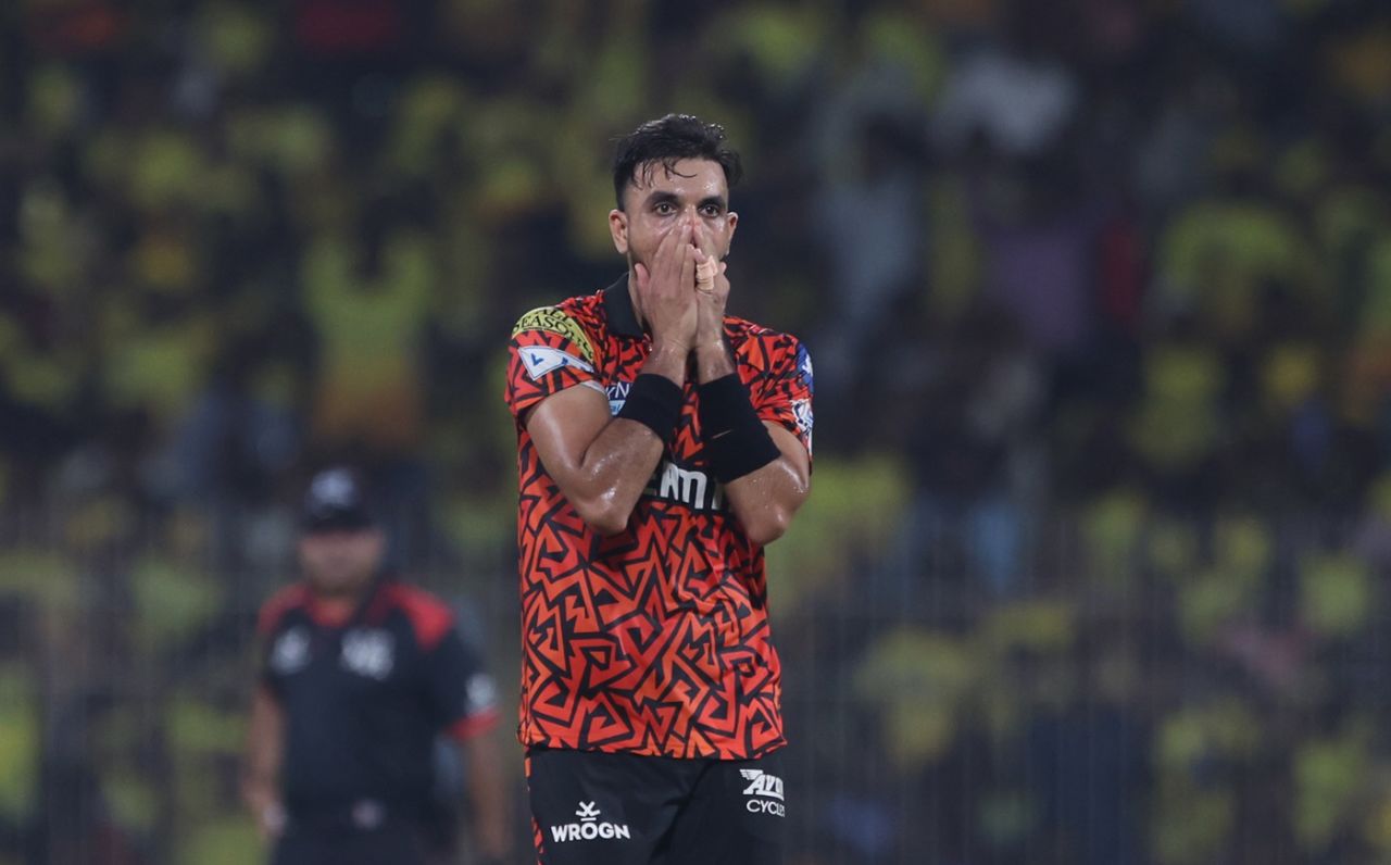 harshal-patel-reacts-to-kamindu-mendis-sensational-catch