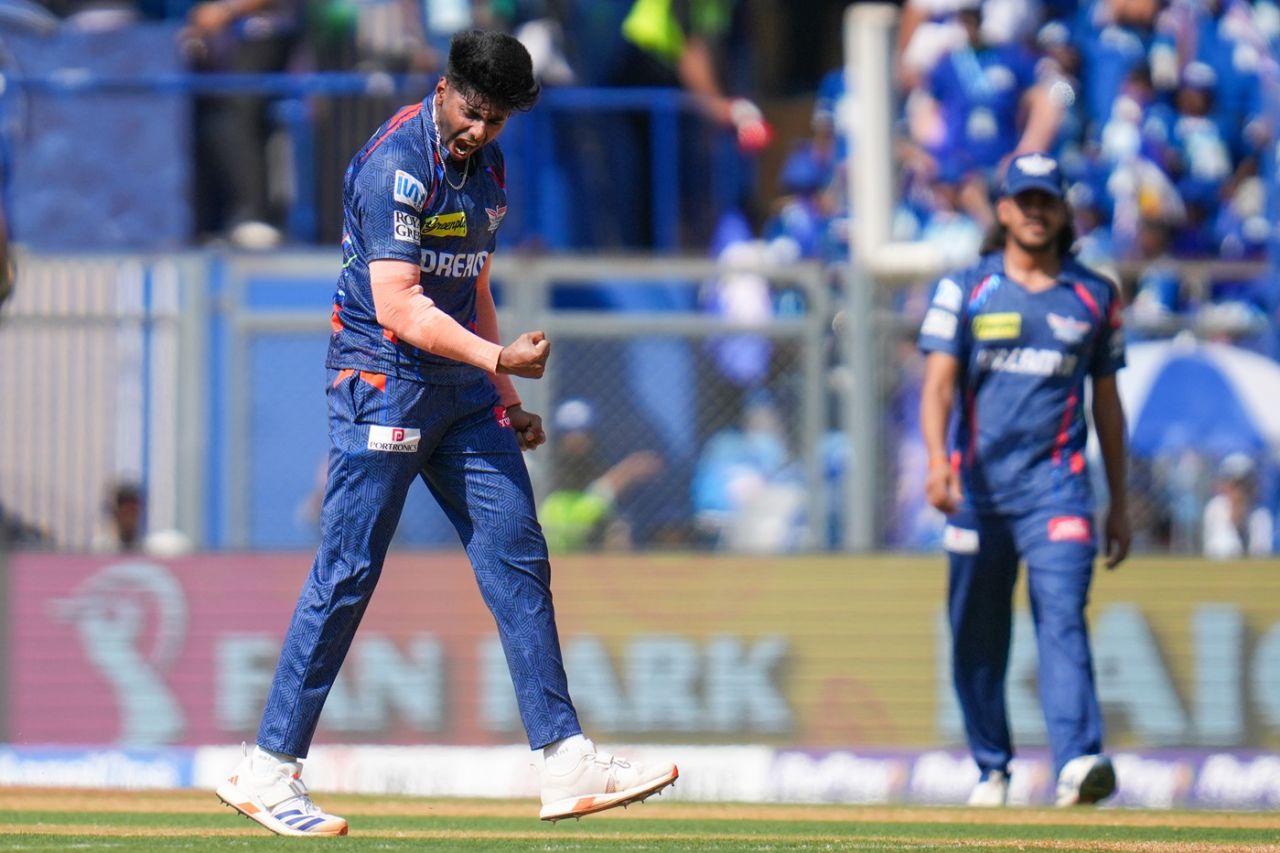 Mayank Yadav exults after getting rid of Rohit Sharma in his second over, Mumbai Indians vs Lucknow Super Giants, IPL 2025, Wankhede, April 27, 2025