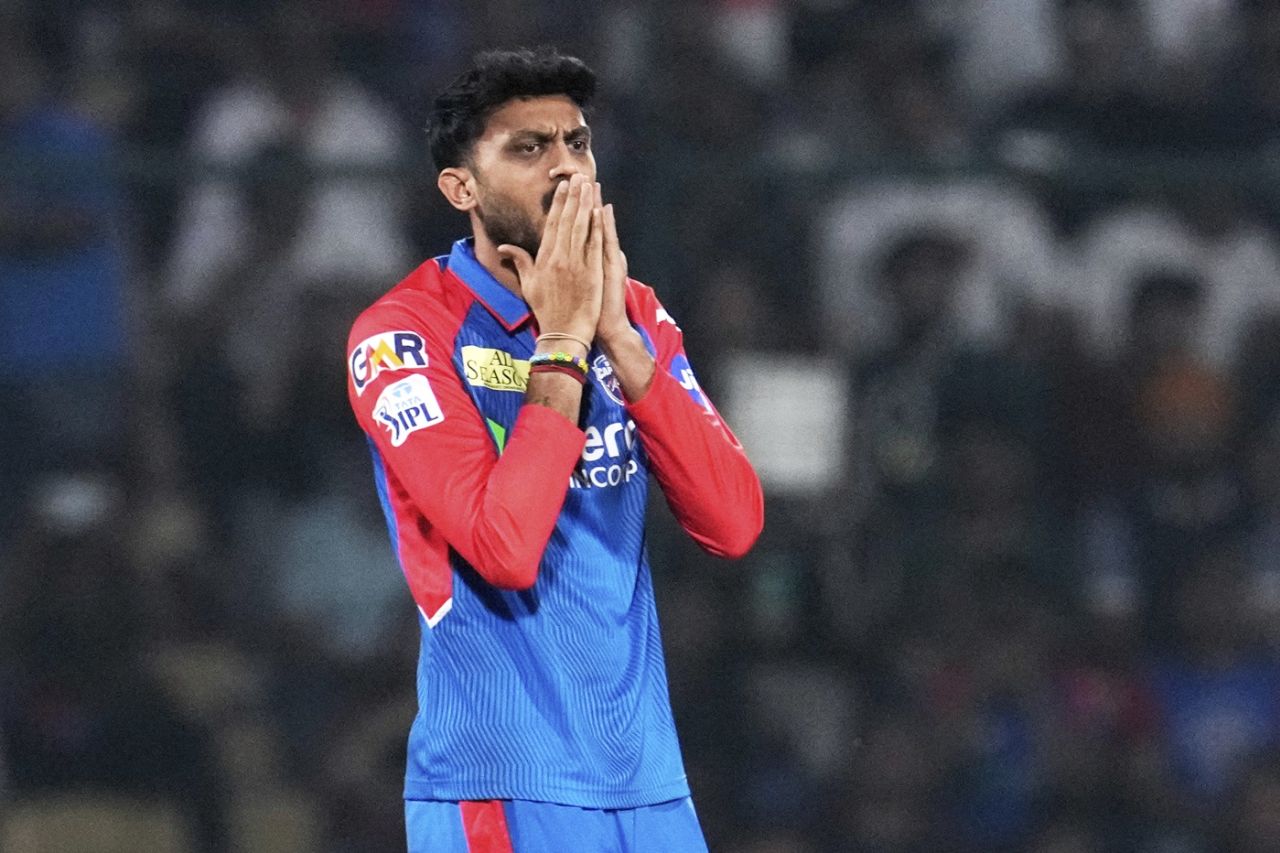 Axar Patel struck twice in his second over, Delhi Capitals vs Royal Challengers Bengaluru, IPL 2025, Delhi, April 27, 2025